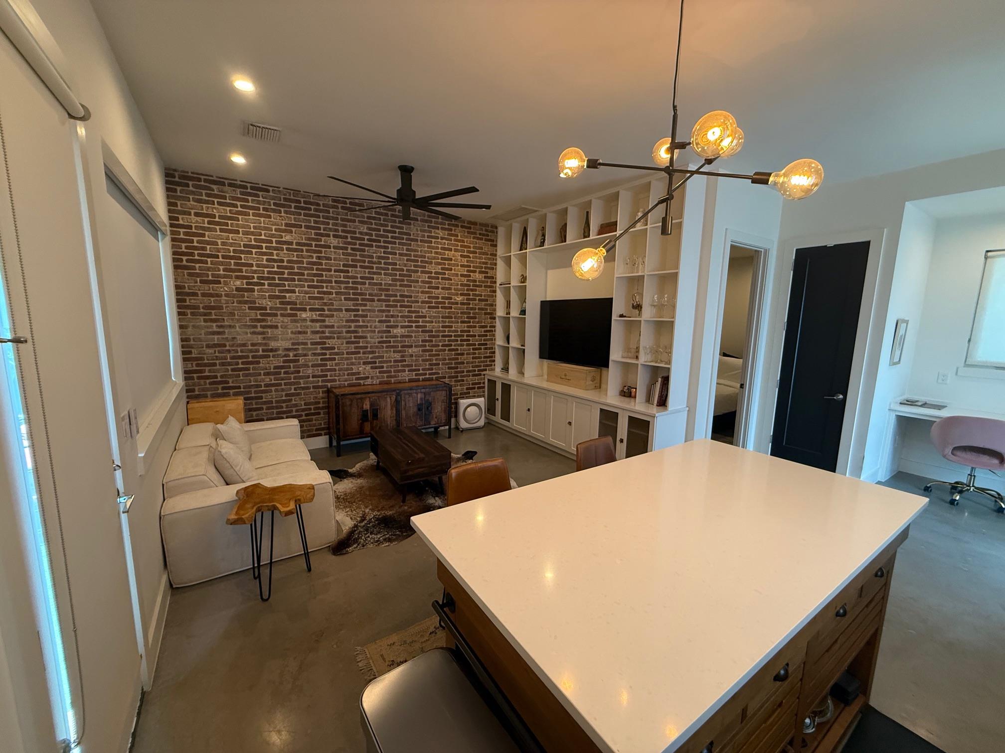 905 W Johanna St # B, Austin, TX 78704