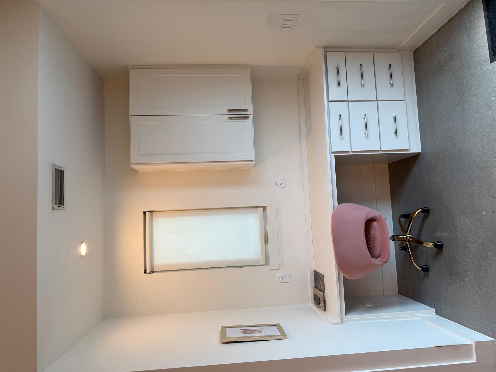 905 W Johanna St # B, Austin, TX 78704