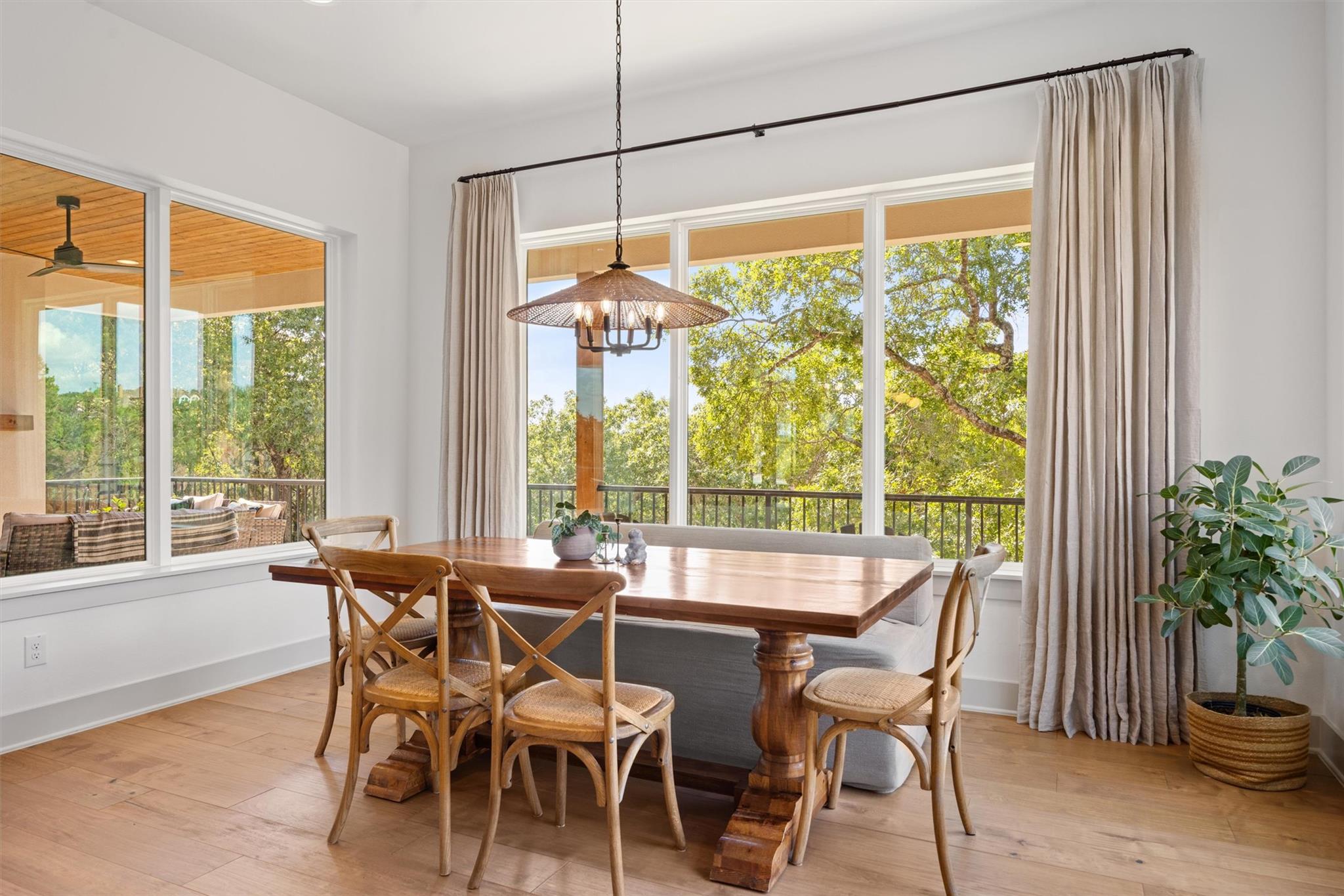 7308 ADMIRALS PARK Dr, Jonestown, TX 78645