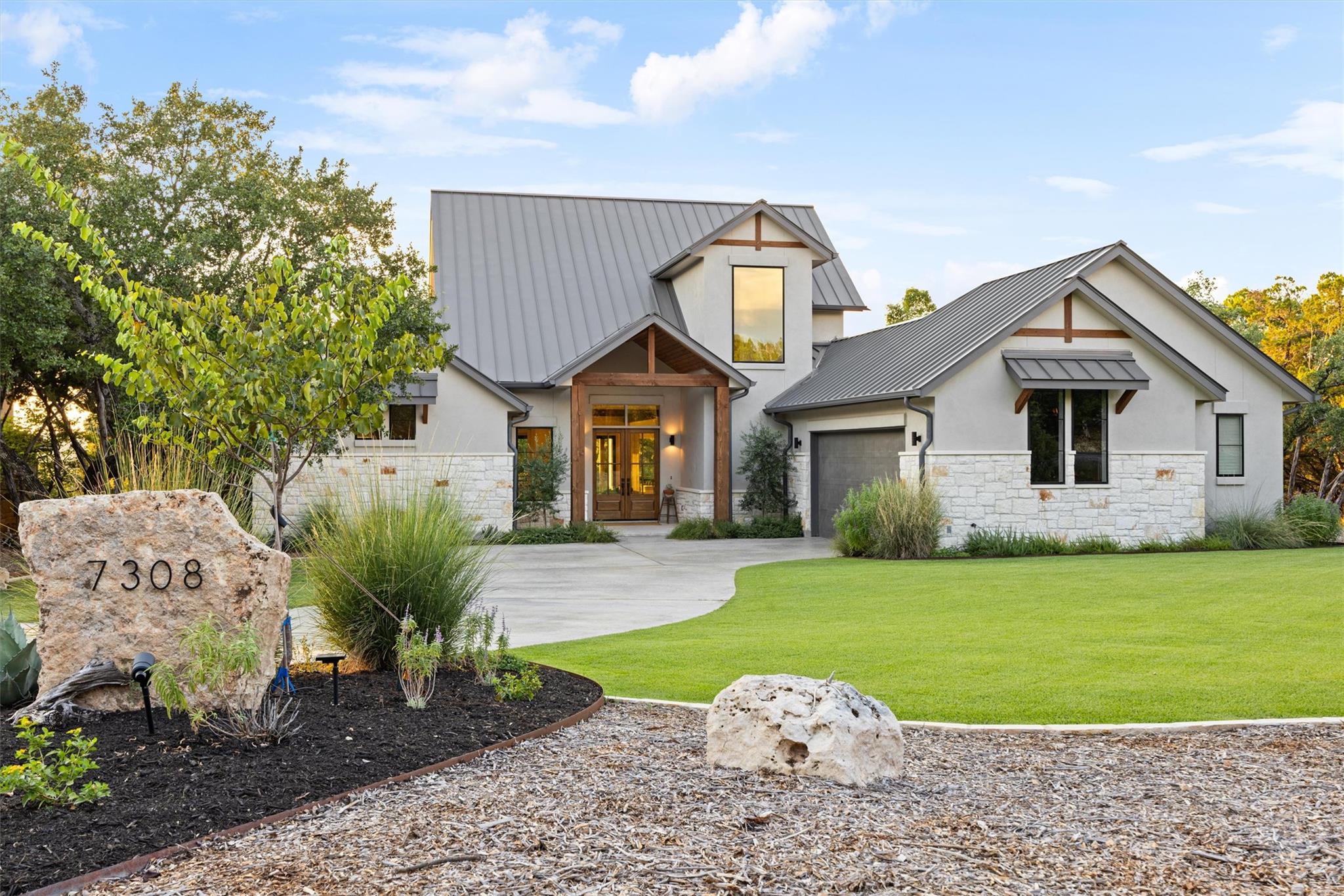 7308 ADMIRALS PARK Dr, Jonestown, TX 78645