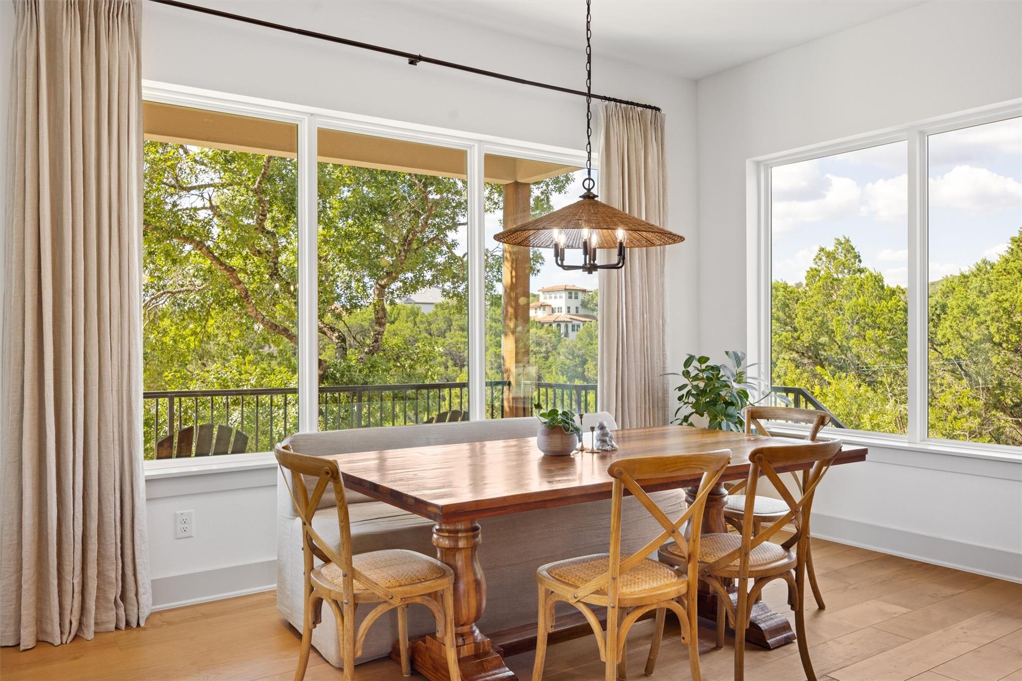 7308 ADMIRALS PARK Dr, Jonestown, TX 78645