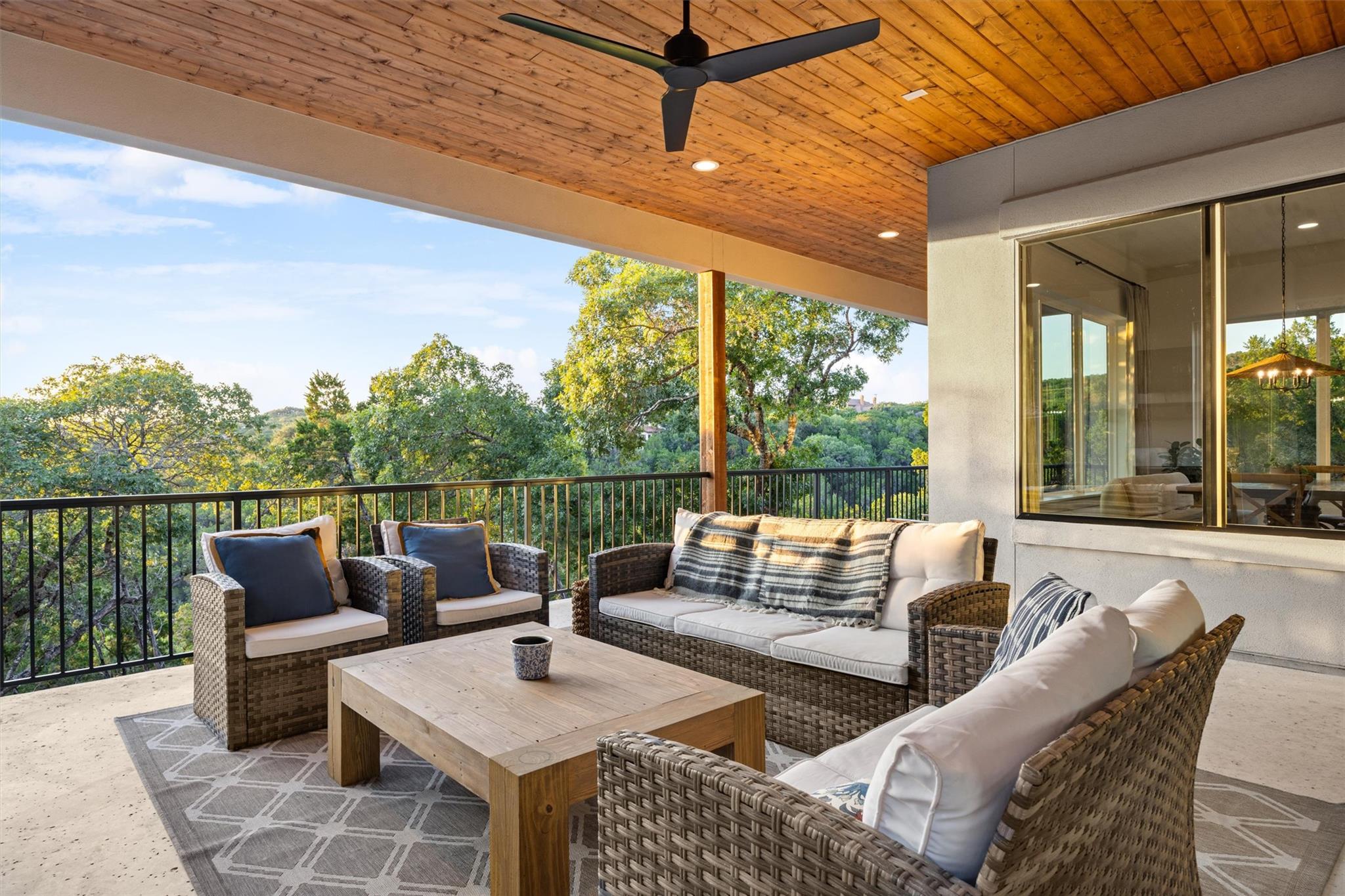 7308 ADMIRALS PARK Dr, Jonestown, TX 78645