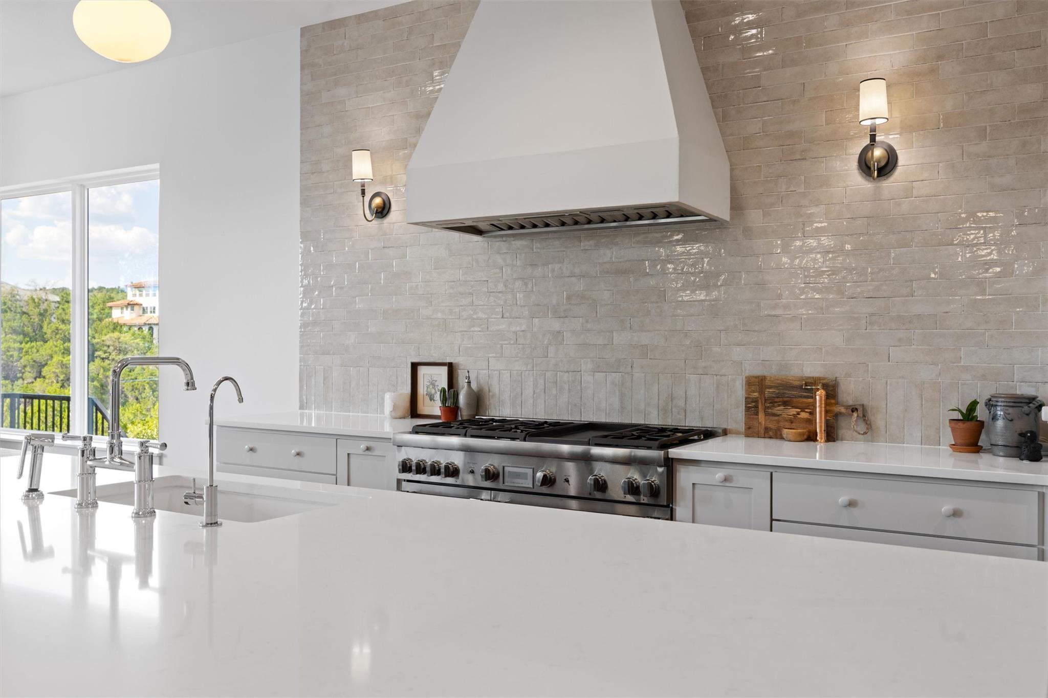 7308 ADMIRALS PARK Dr, Jonestown, TX 78645