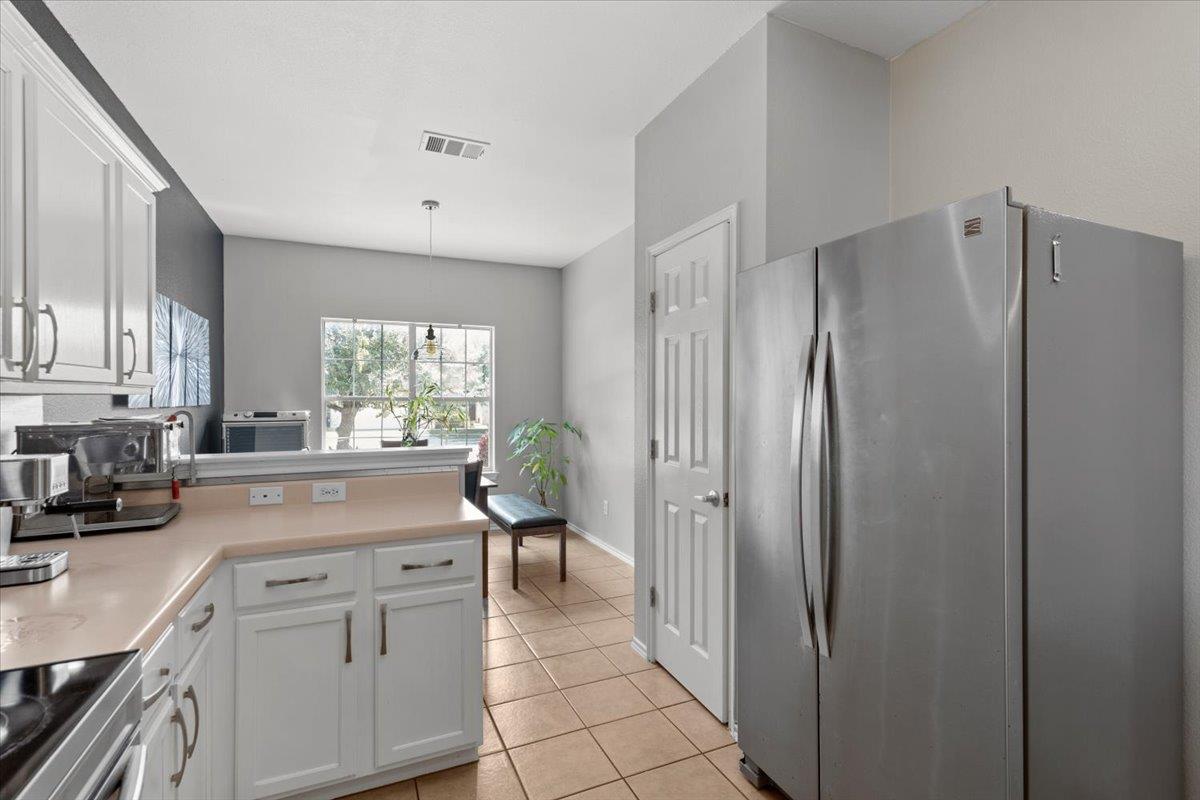 112 Flinn St, Hutto, TX 78634