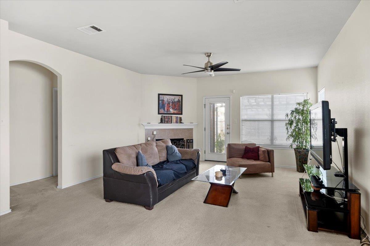 112 Flinn St, Hutto, TX 78634