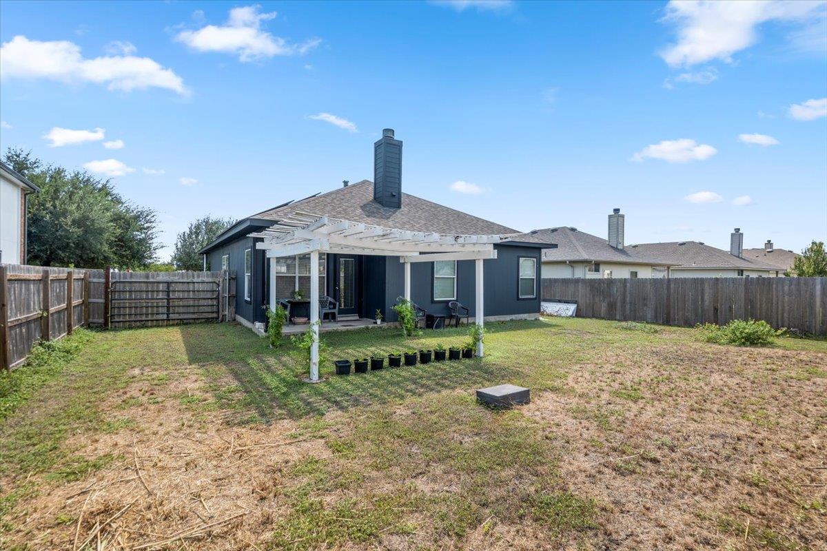 112 Flinn St, Hutto, TX 78634