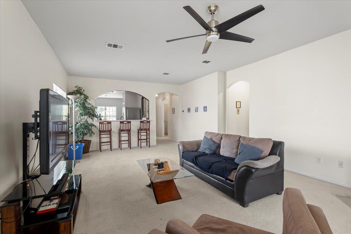 112 Flinn St, Hutto, TX 78634