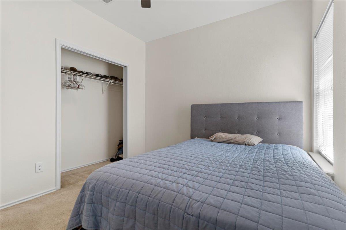 112 Flinn St, Hutto, TX 78634