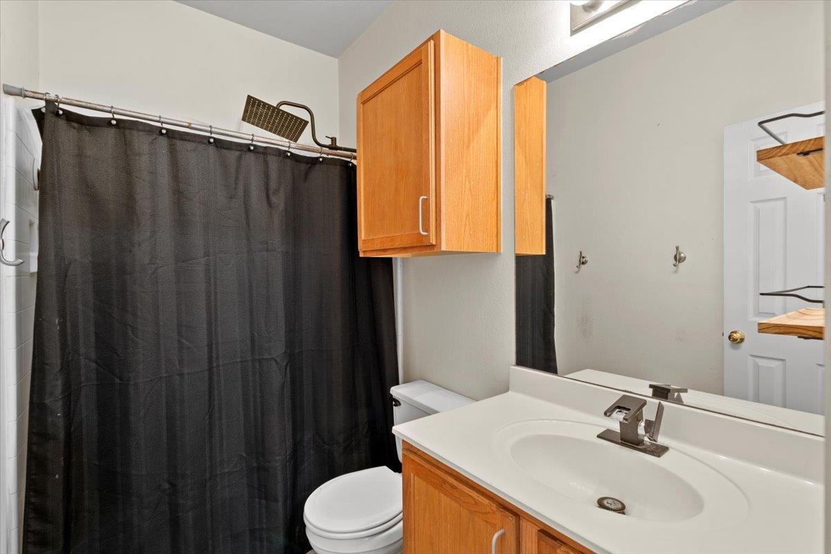 112 Flinn St, Hutto, TX 78634