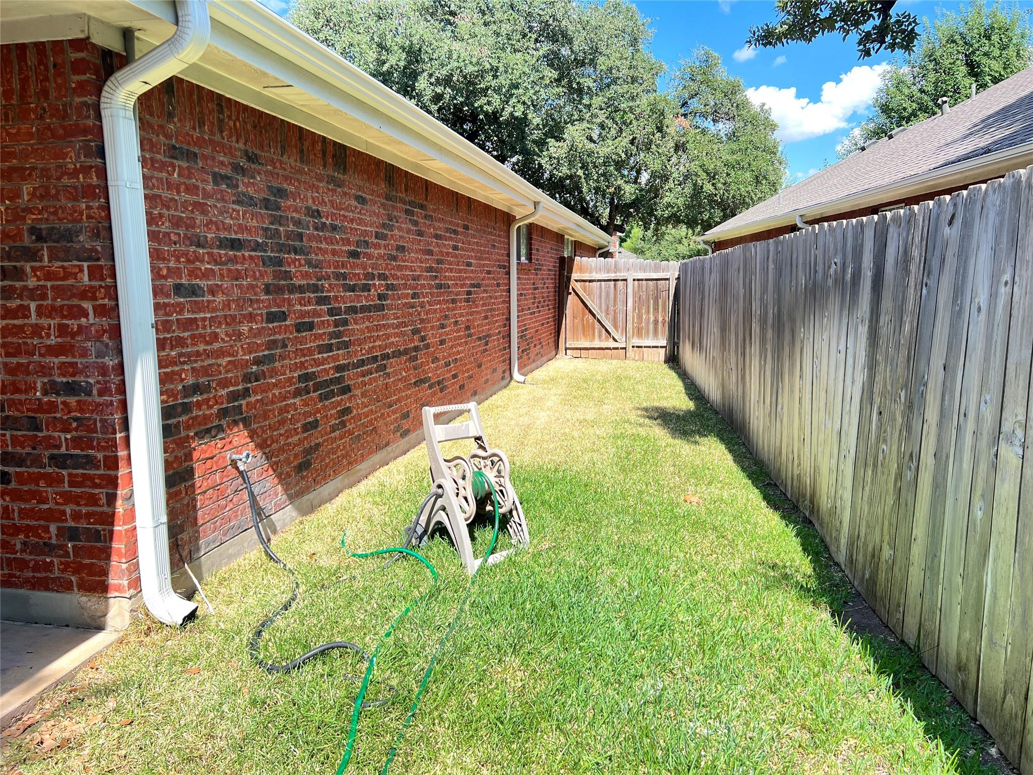 9005 Marthas Dr, Austin, TX 78717