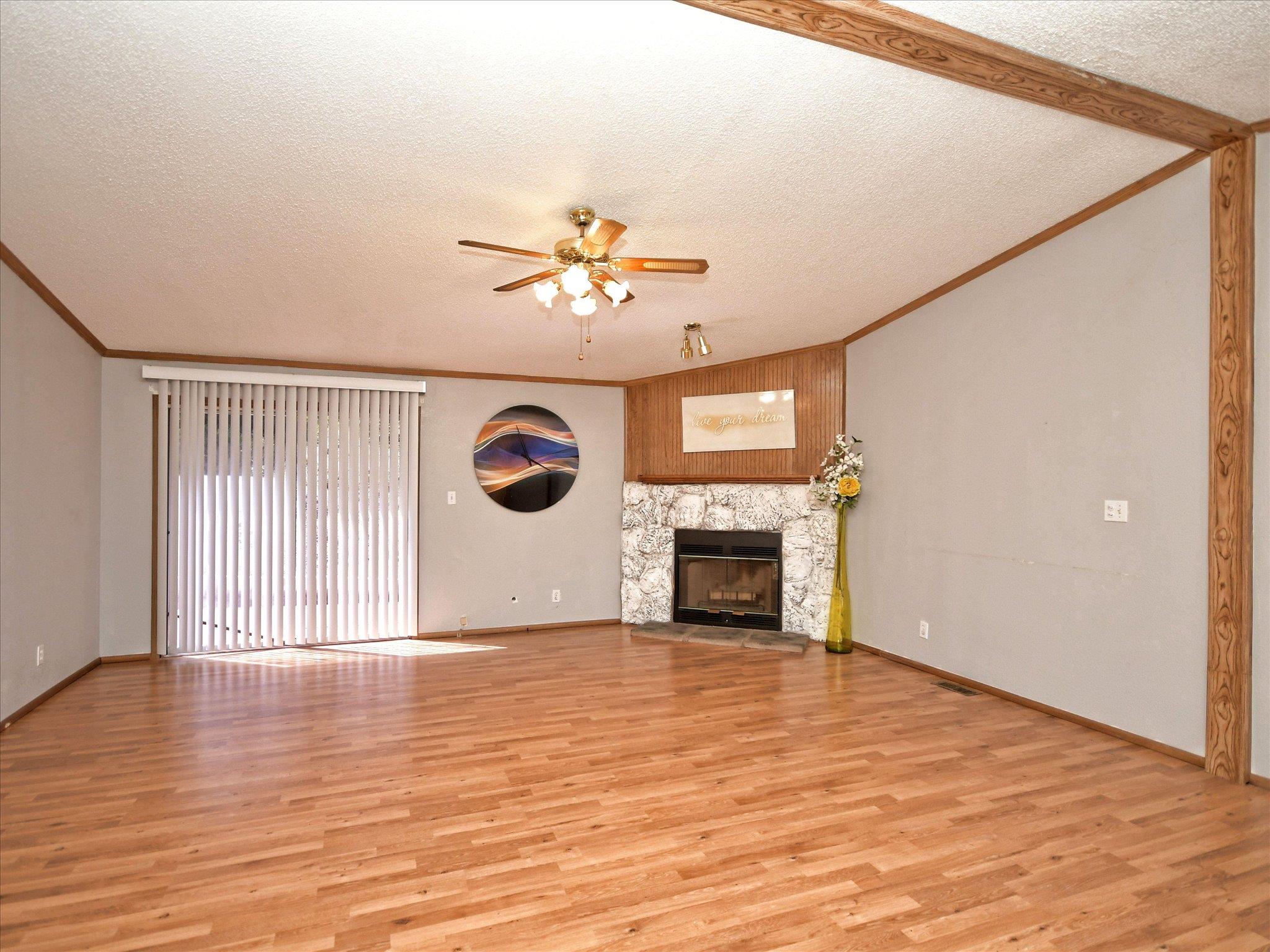 223 Golf Course Dr, Spicewood, TX 78669