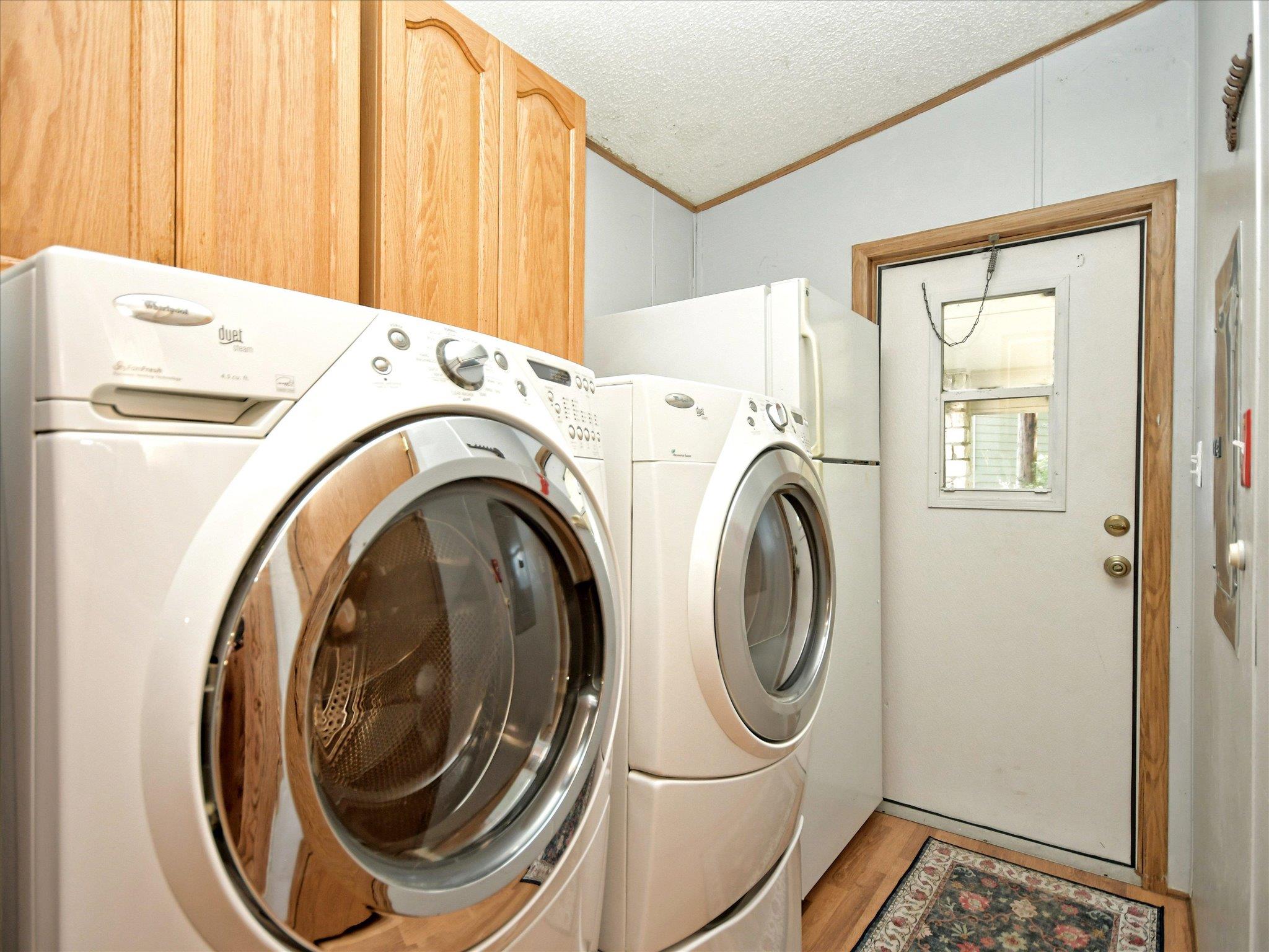 223 Golf Course Dr, Spicewood, TX 78669