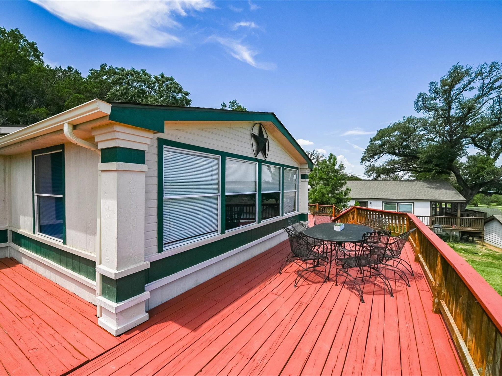 223 Golf Course Dr, Spicewood, TX 78669