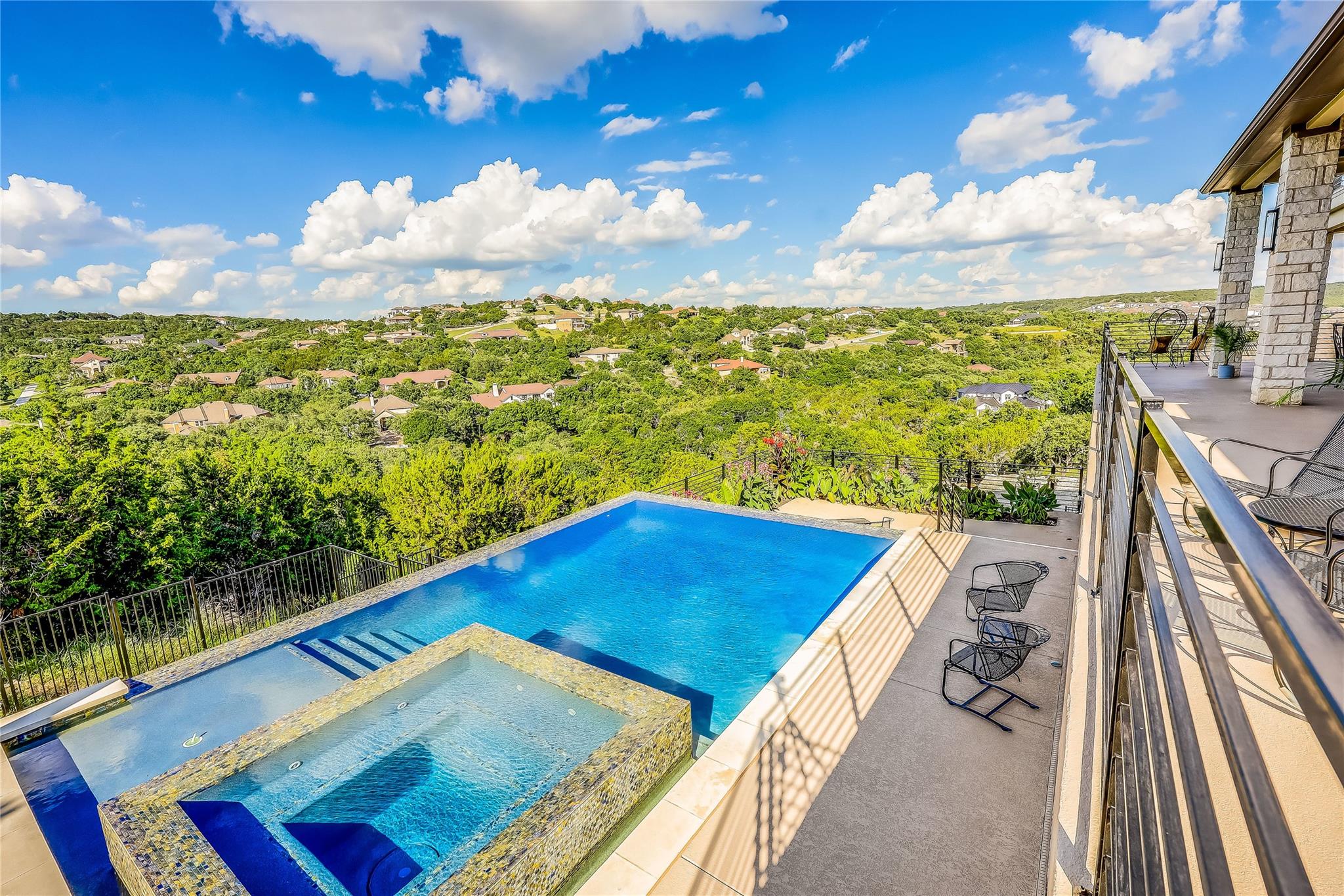 2212 Normandy Vw, Leander, TX 78641