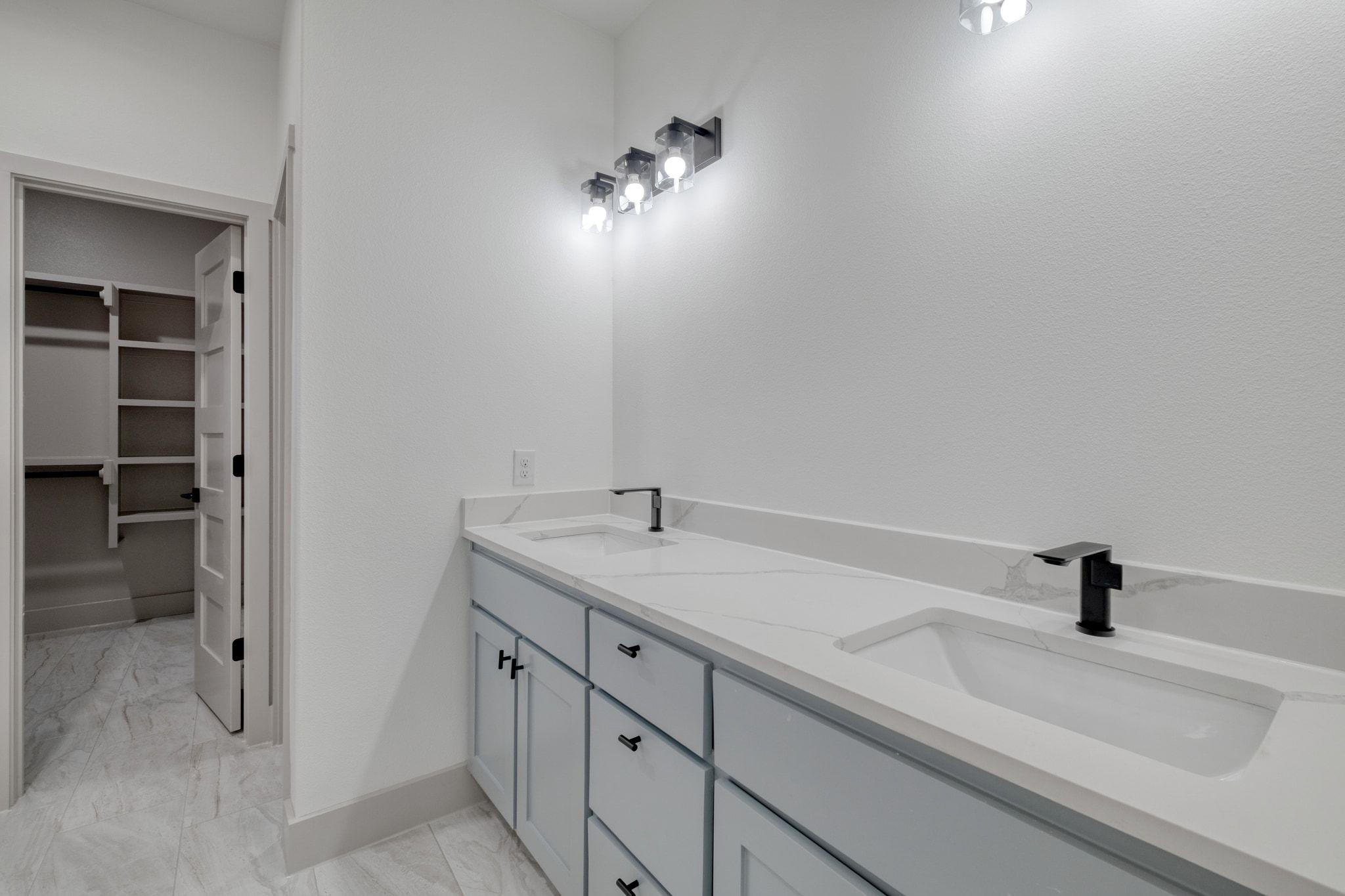 202 Washington St, Elgin, TX 78621