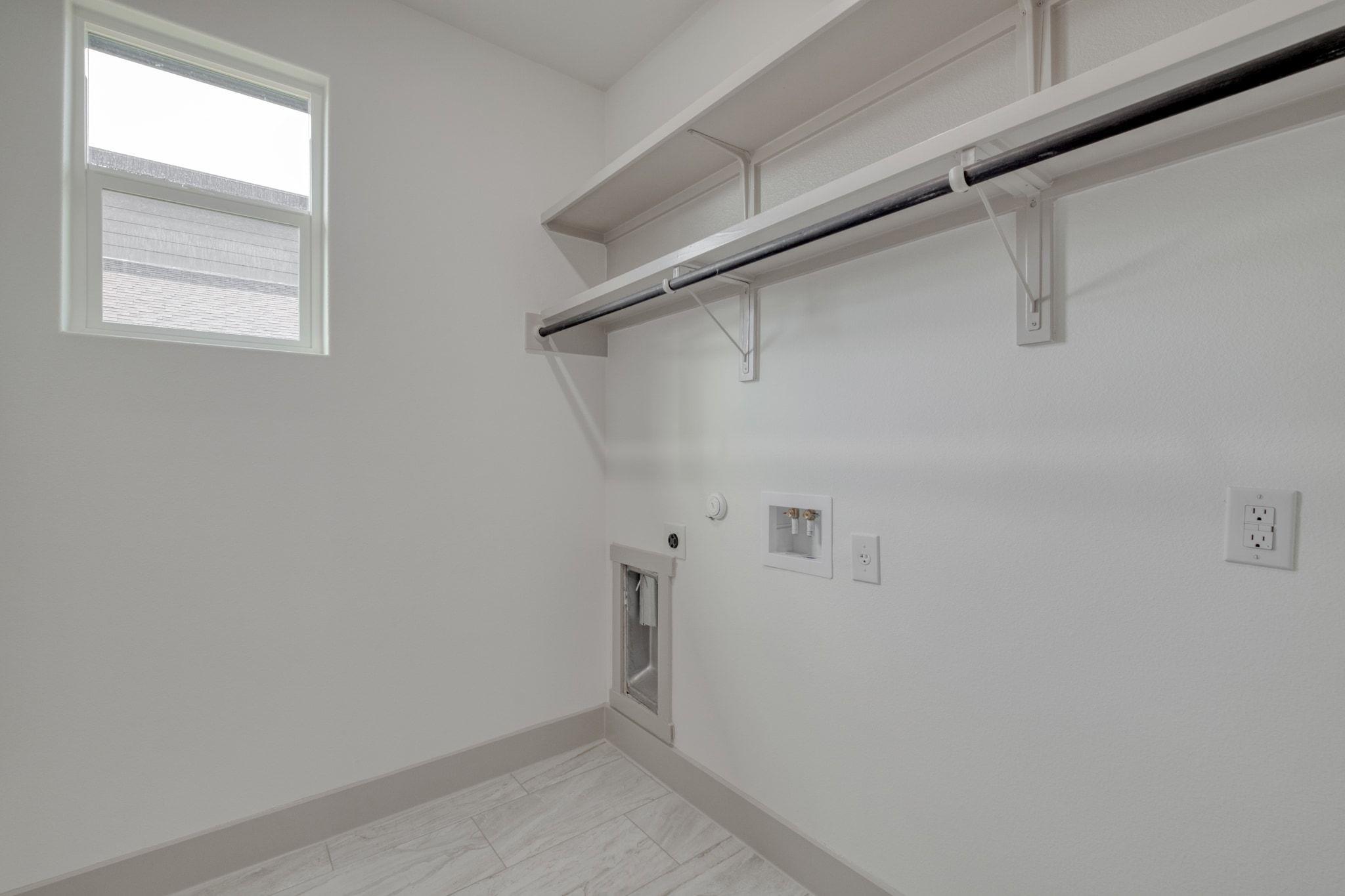 202 Washington St, Elgin, TX 78621