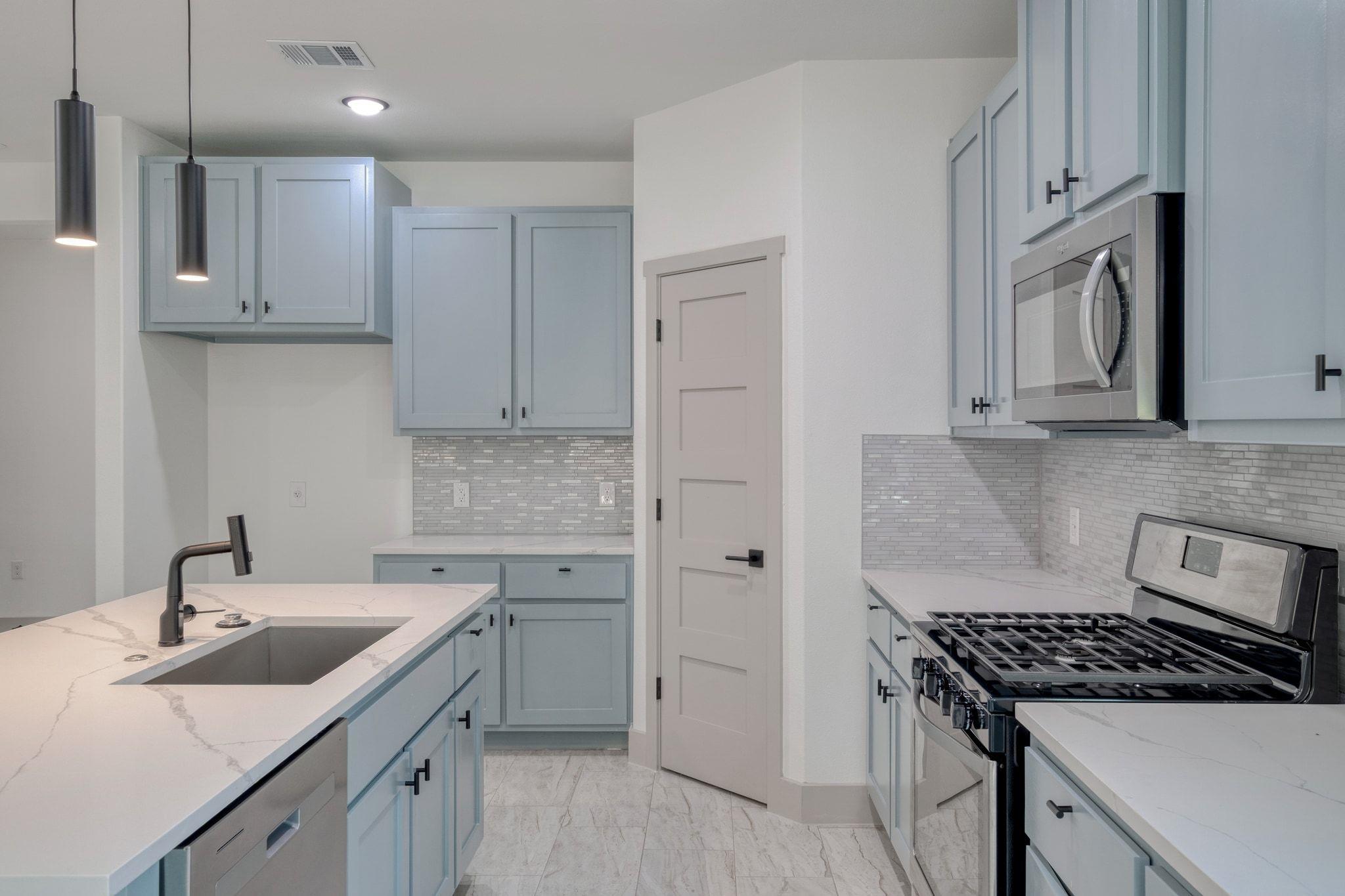 202 Washington St, Elgin, TX 78621