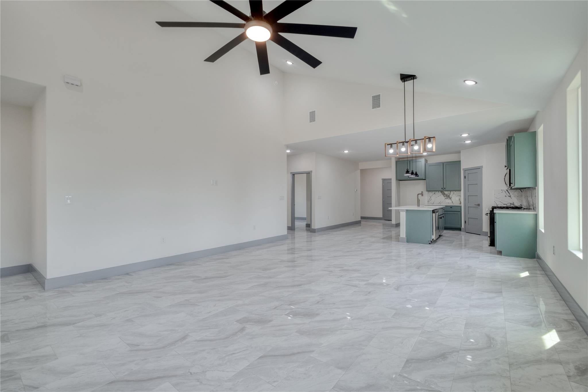 204 Washington St, Elgin, TX 78621