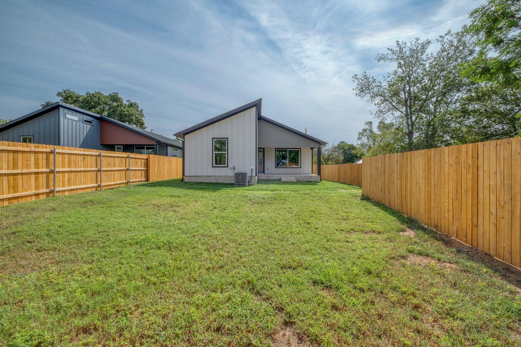 204 Washington St, Elgin, TX 78621