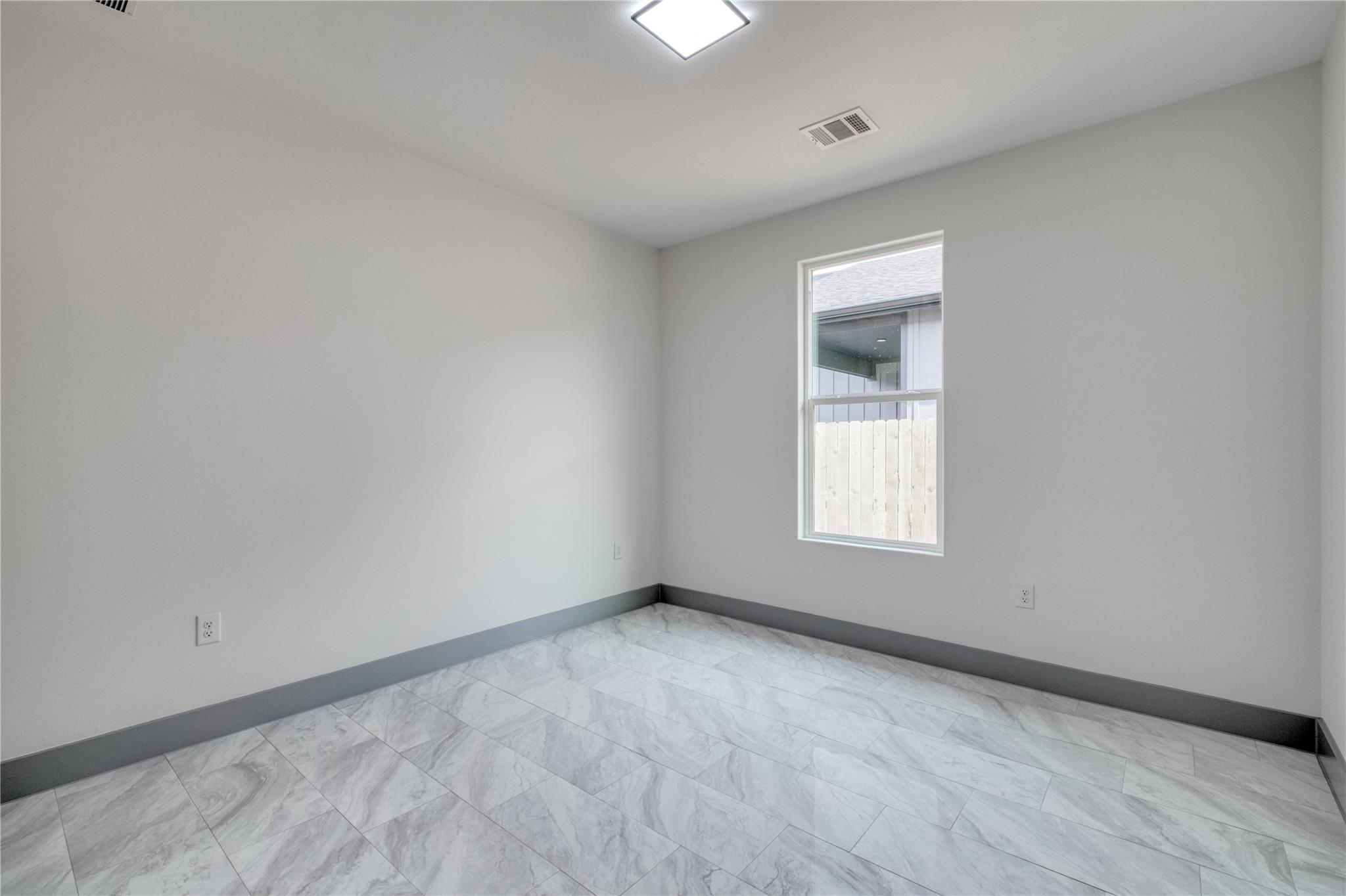 204 Washington St, Elgin, TX 78621