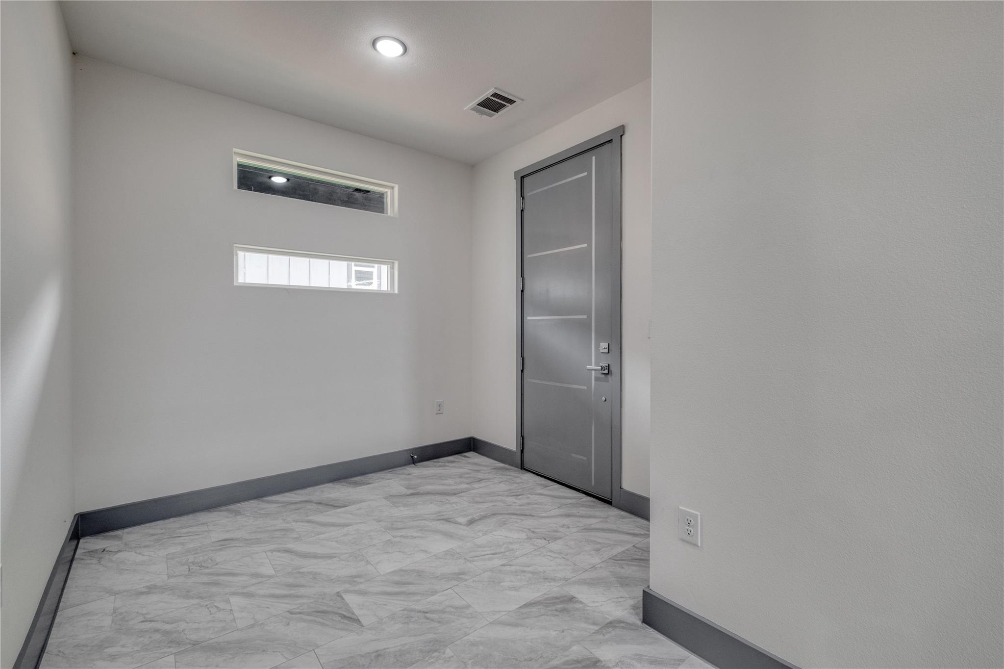 204 Washington St, Elgin, TX 78621