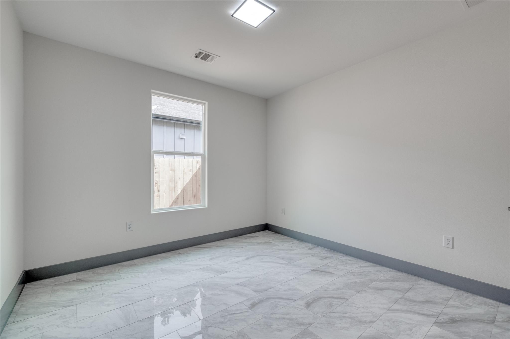 204 Washington St, Elgin, TX 78621