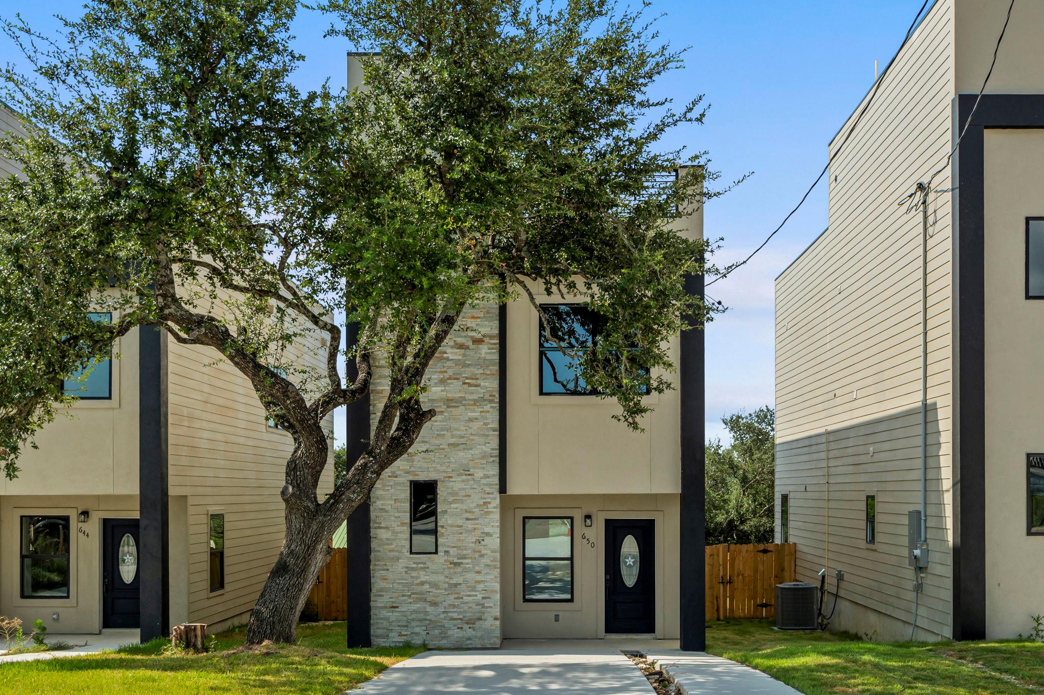 650 Canyon Circle Dr, Canyon Lake, TX 78133