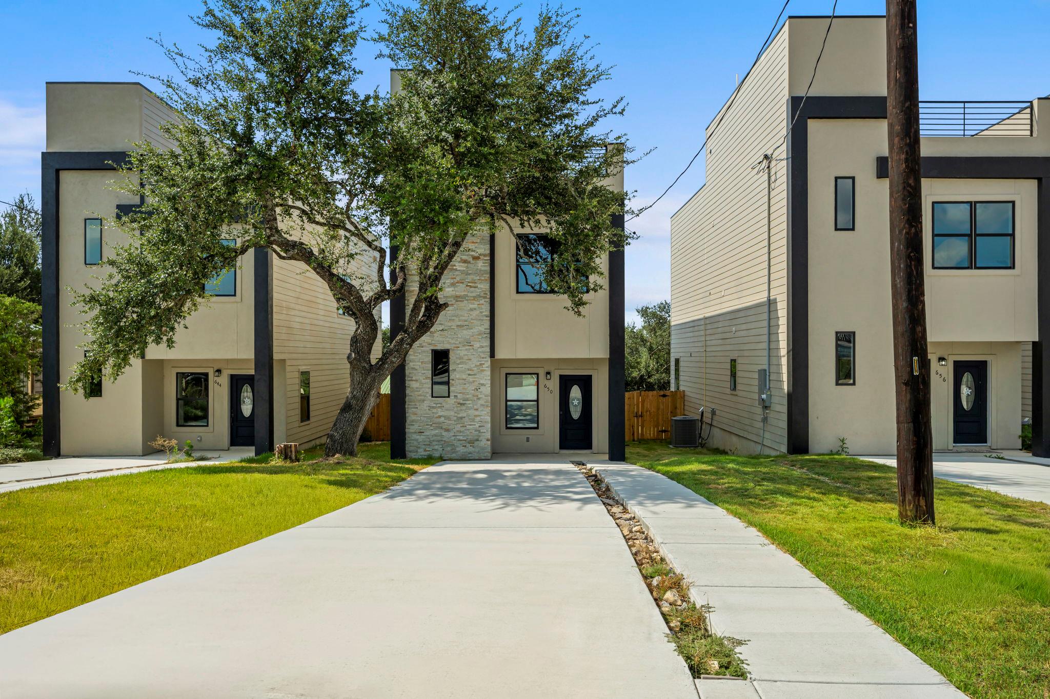 650 Canyon Circle Dr, Canyon Lake, TX 78133