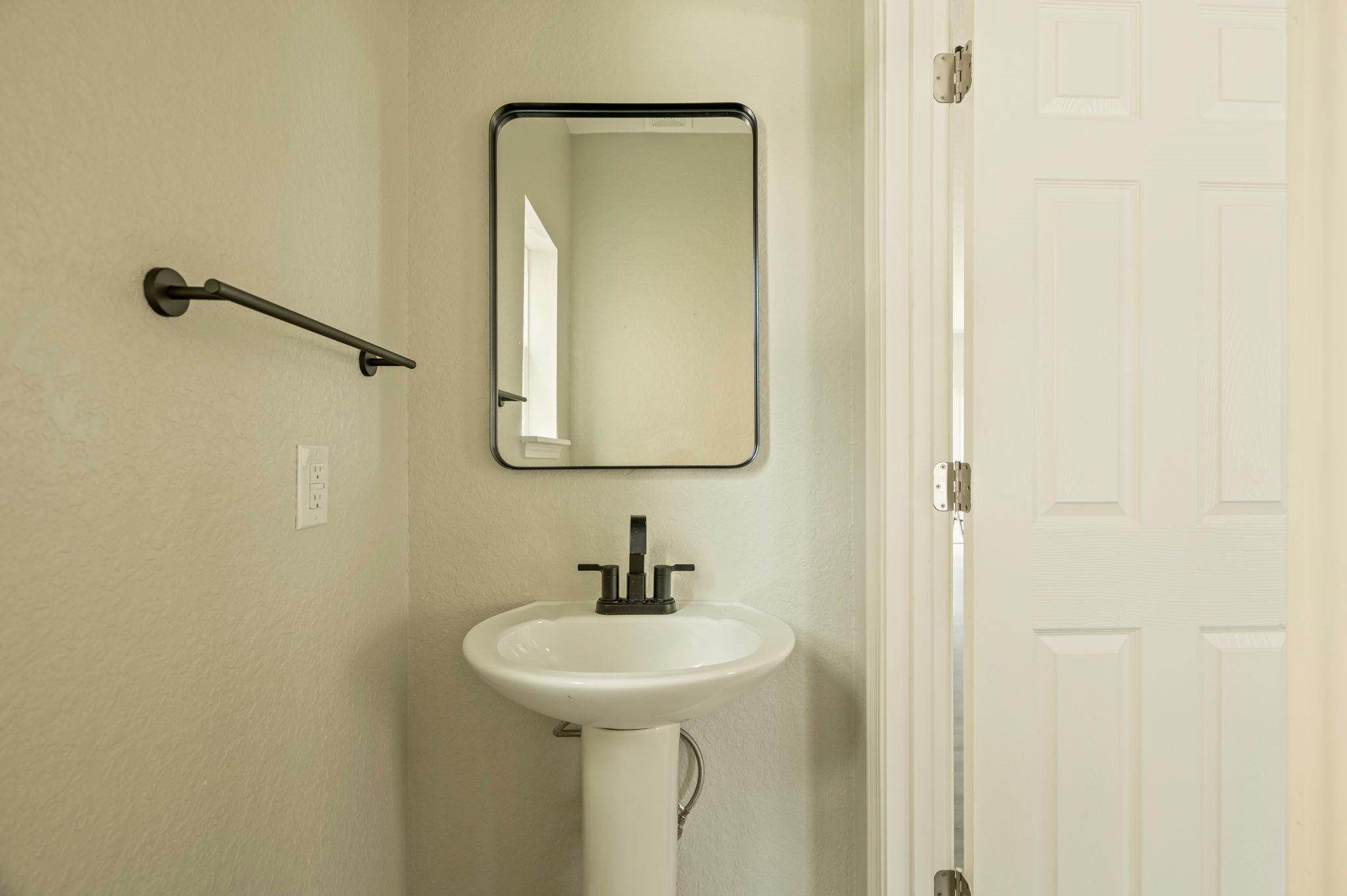 650 Canyon Circle Dr, Canyon Lake, TX 78133