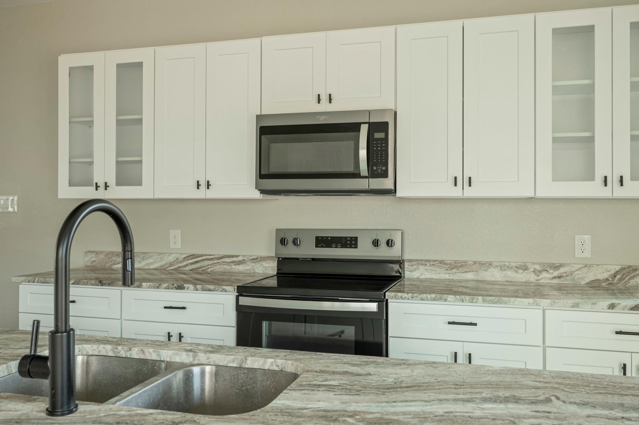 650 Canyon Circle Dr, Canyon Lake, TX 78133