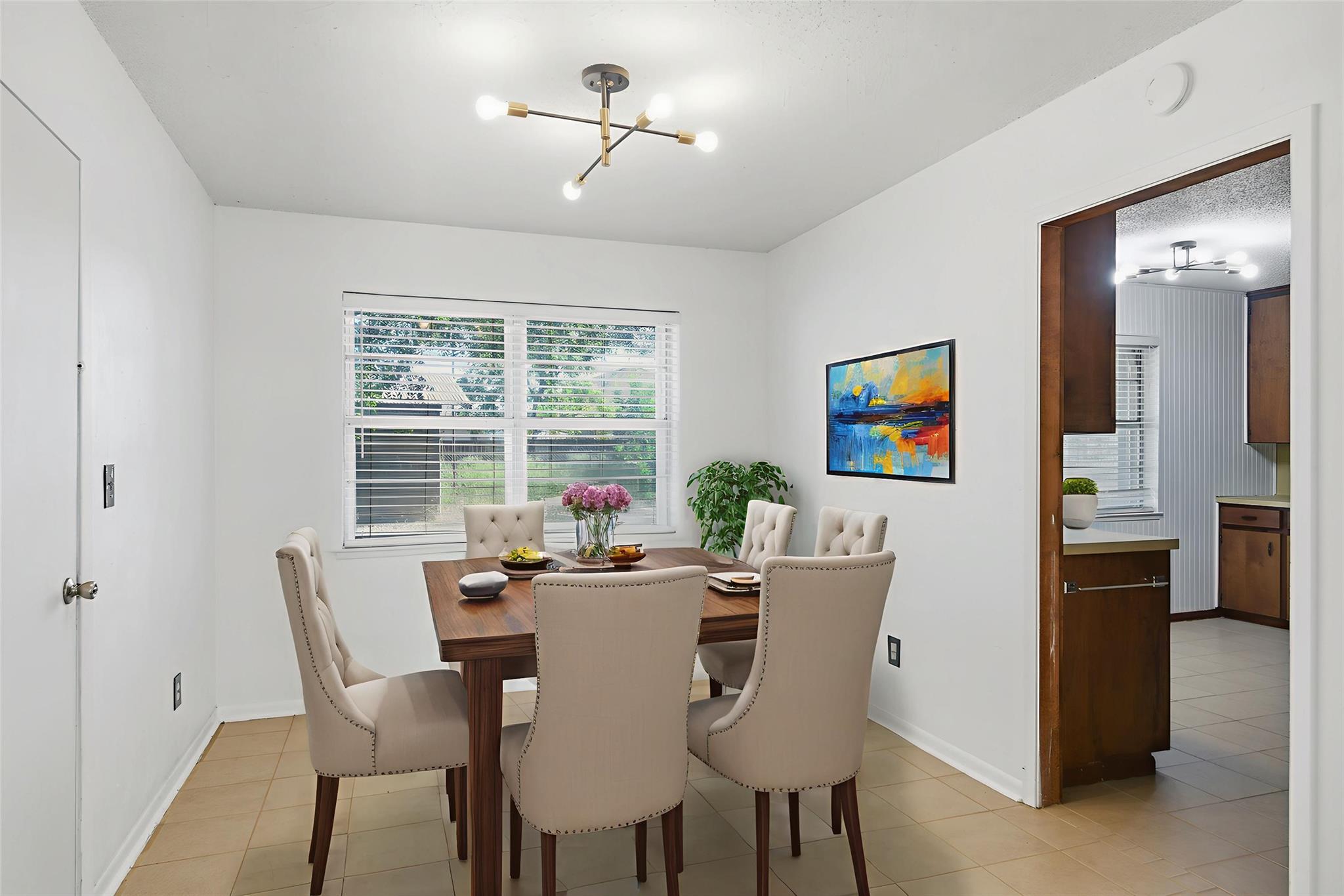 609 Carlos G Parker Blvd NW, Taylor, TX 76574