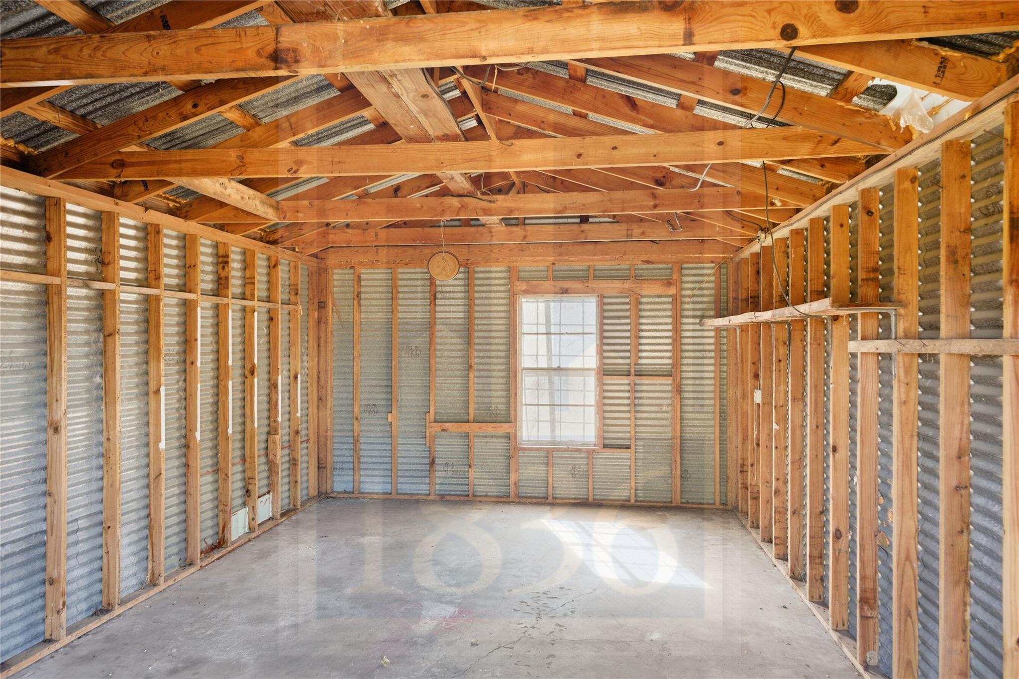 609 Carlos G Parker Blvd NW, Taylor, TX 76574