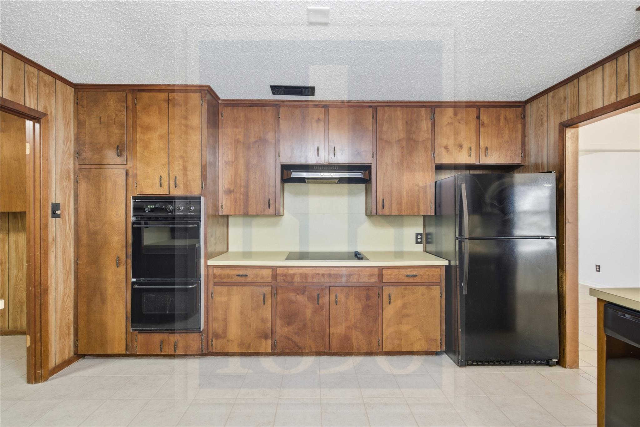 609 Carlos G Parker Blvd NW, Taylor, TX 76574