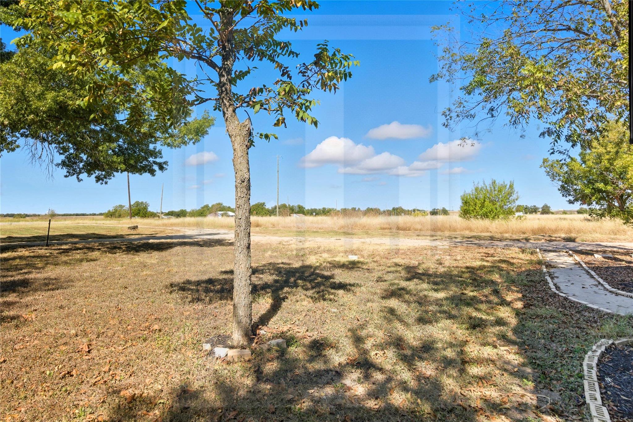 609 Carlos G Parker Blvd NW, Taylor, TX 76574