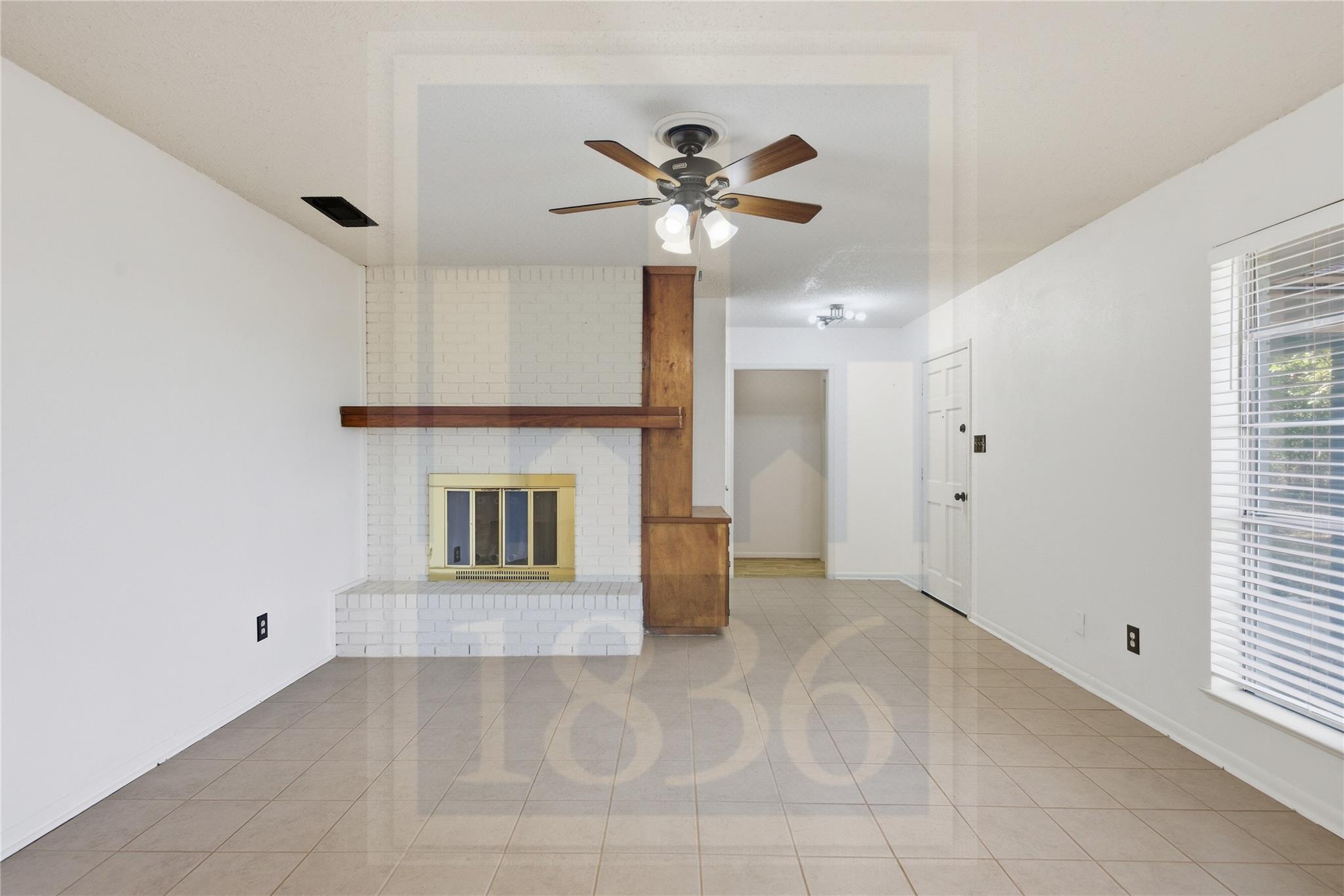 609 Carlos G Parker Blvd NW, Taylor, TX 76574