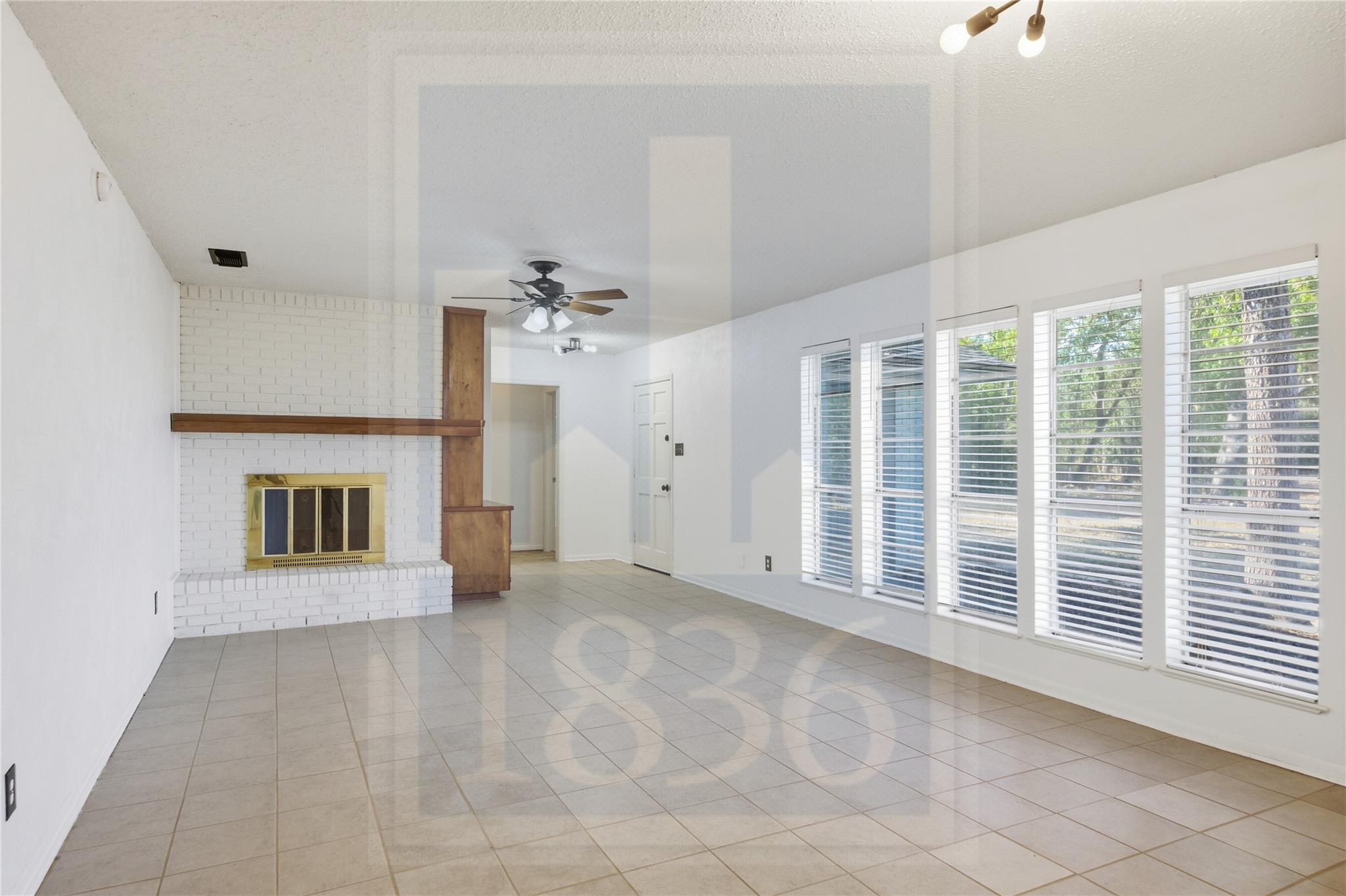 609 Carlos G Parker Blvd NW, Taylor, TX 76574