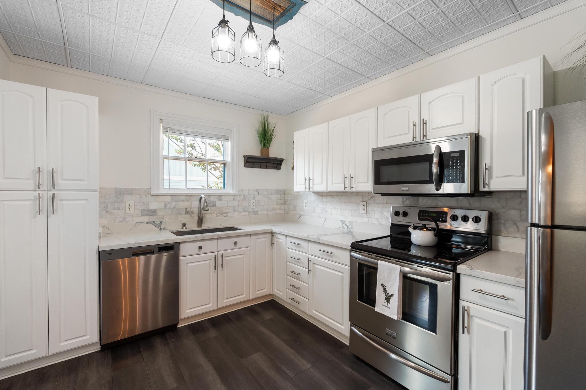 1707 LEXINGTON St, Taylor, TX 76574