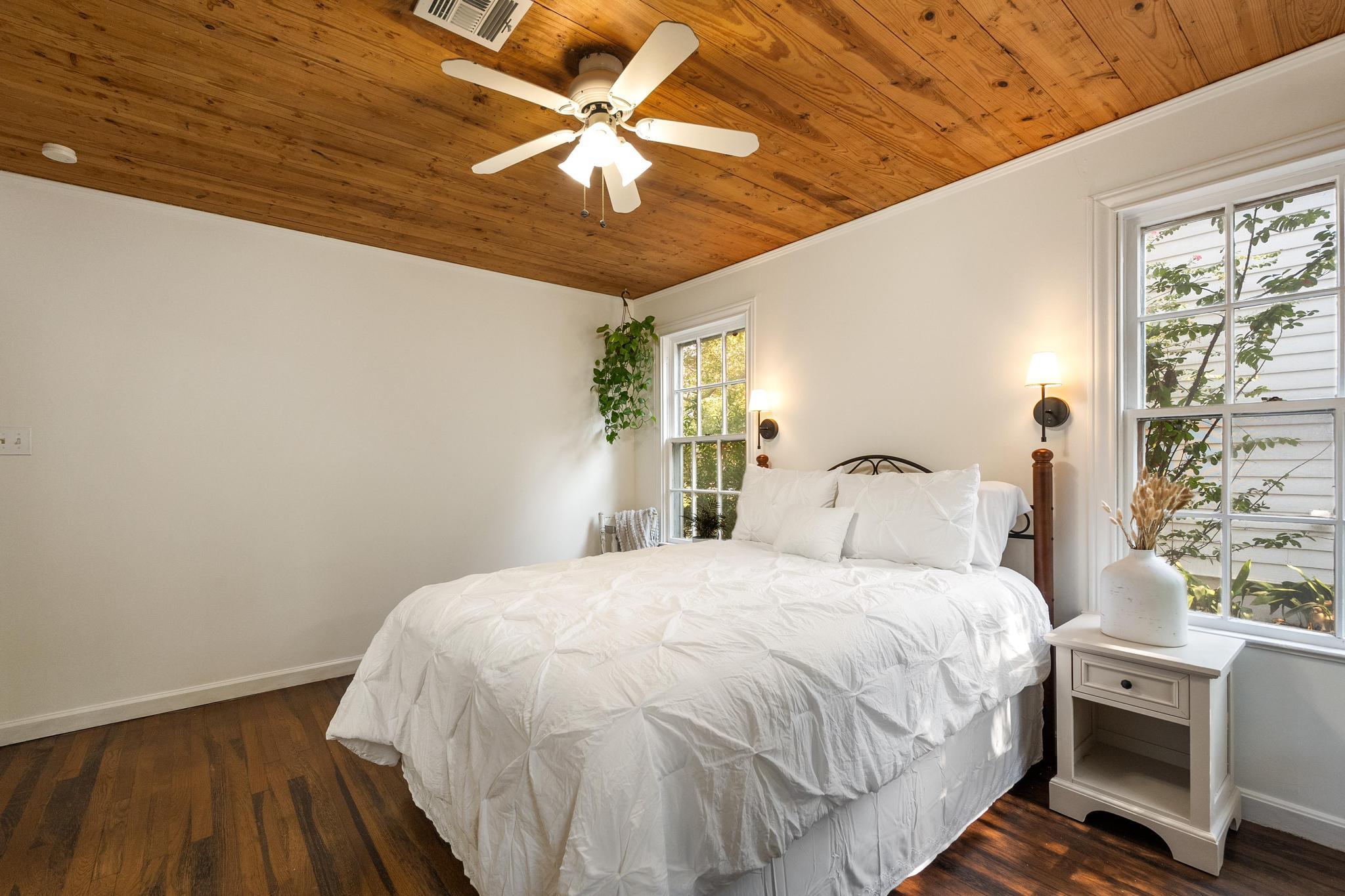 1707 LEXINGTON St, Taylor, TX 76574