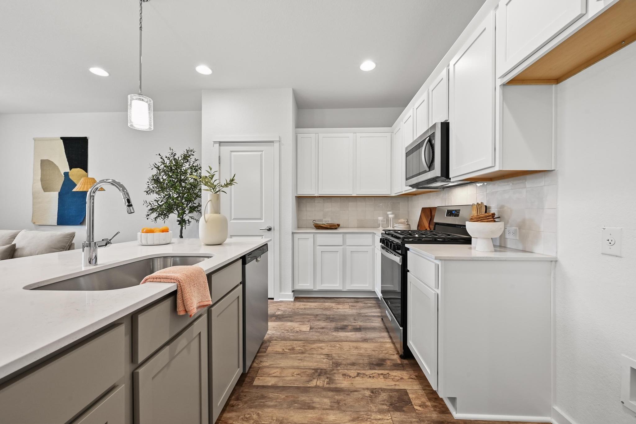 521 Burlington Dr # B, Buda, TX 78610