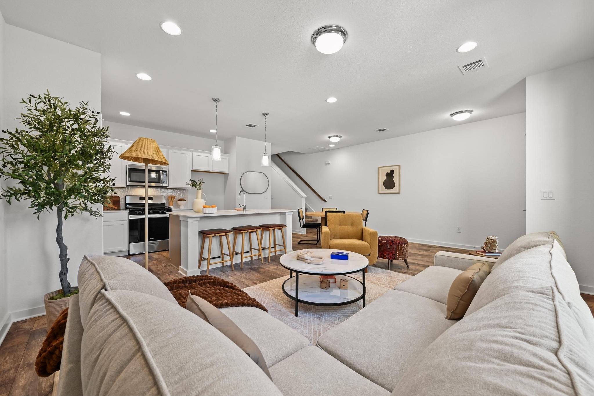 521 Burlington Dr # B, Buda, TX 78610