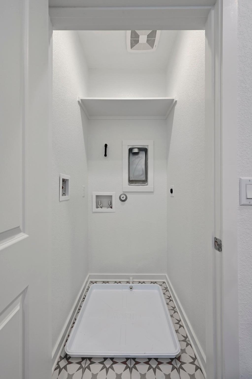 521 Burlington Dr # B, Buda, TX 78610