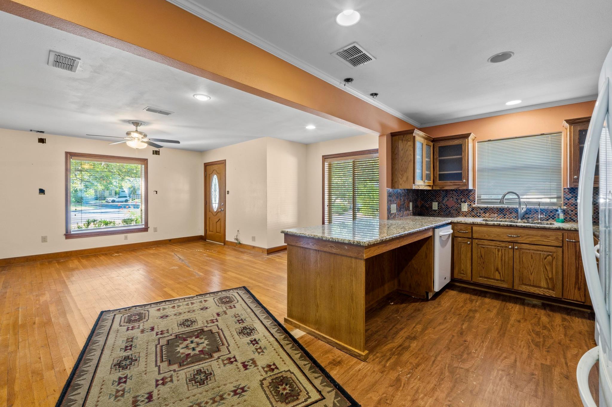 1310 Harriet Ct, Austin, TX 78756