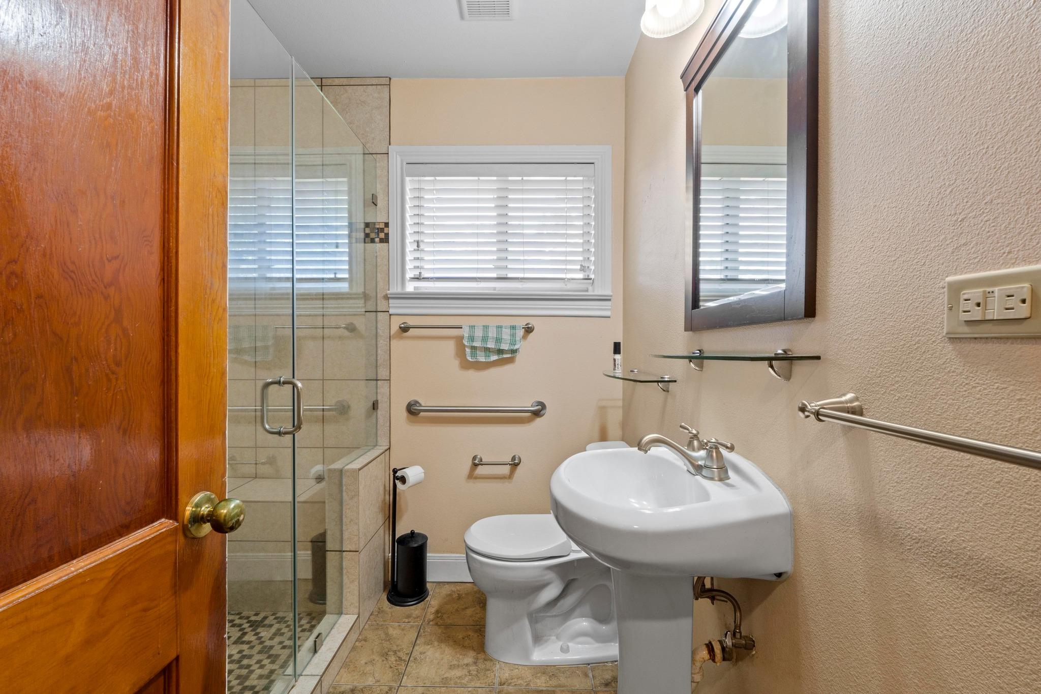 1310 Harriet Ct, Austin, TX 78756