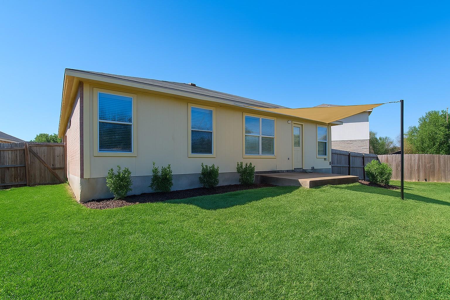 1004 Bluff Meadow Cv, Georgetown, TX 78626