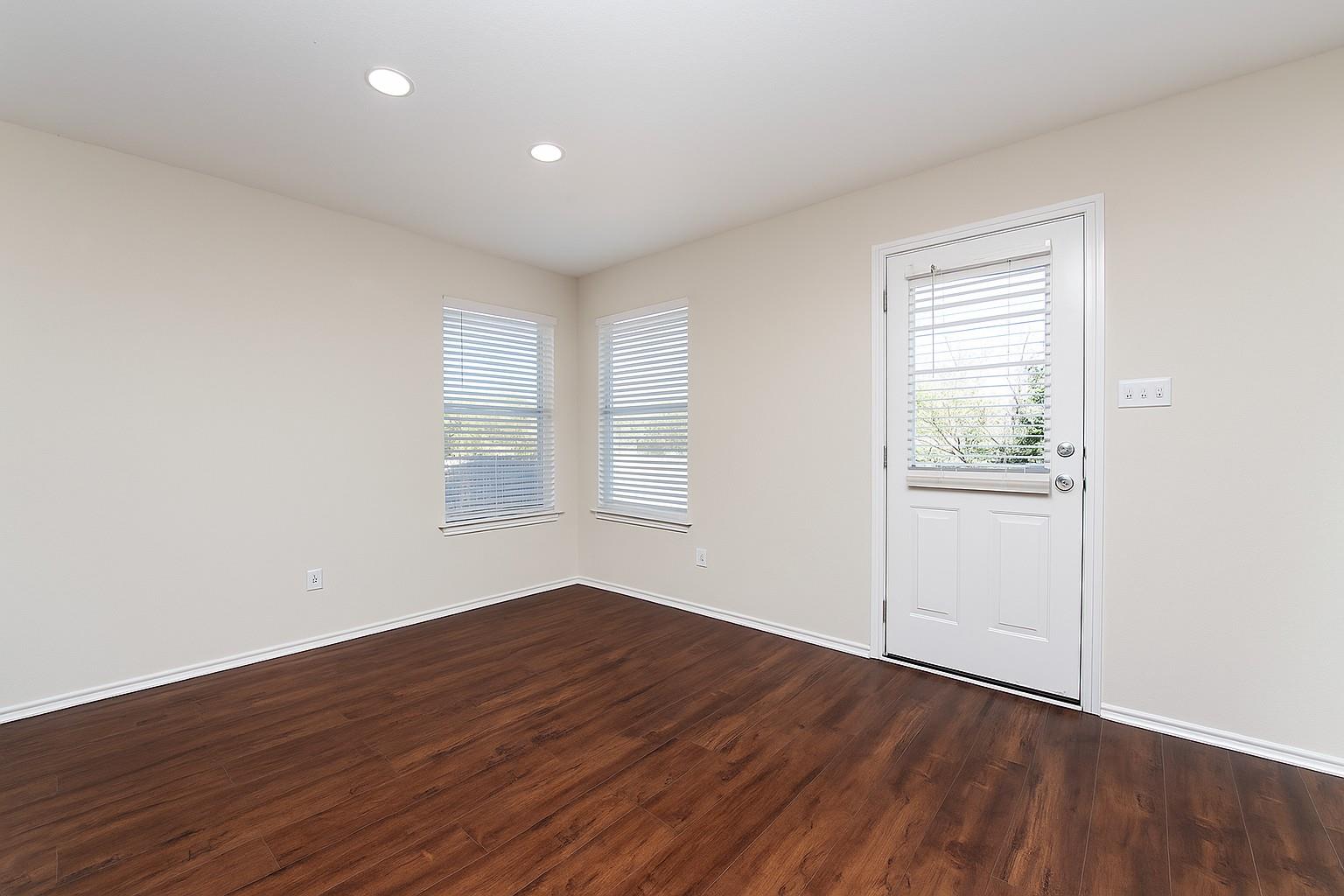 1004 Bluff Meadow Cv, Georgetown, TX 78626