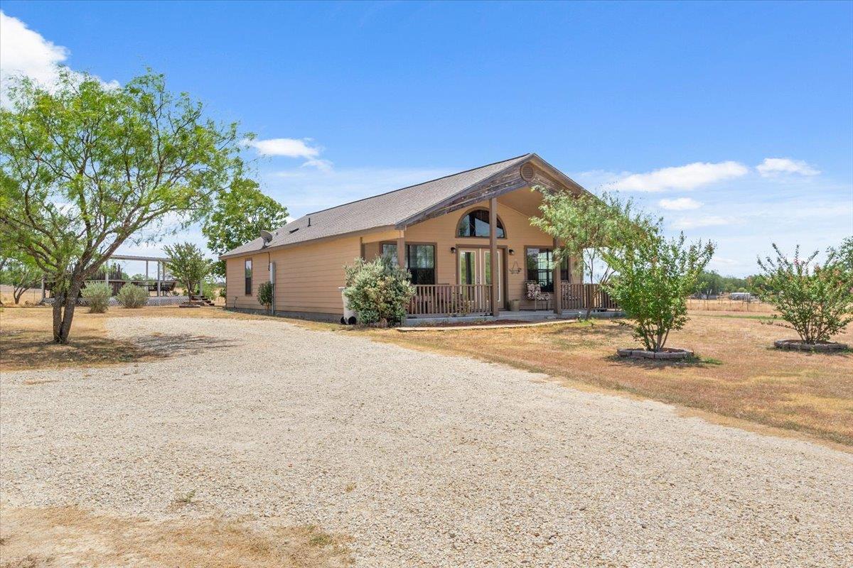 1325 County Road 269, Oglesby, TX 76561