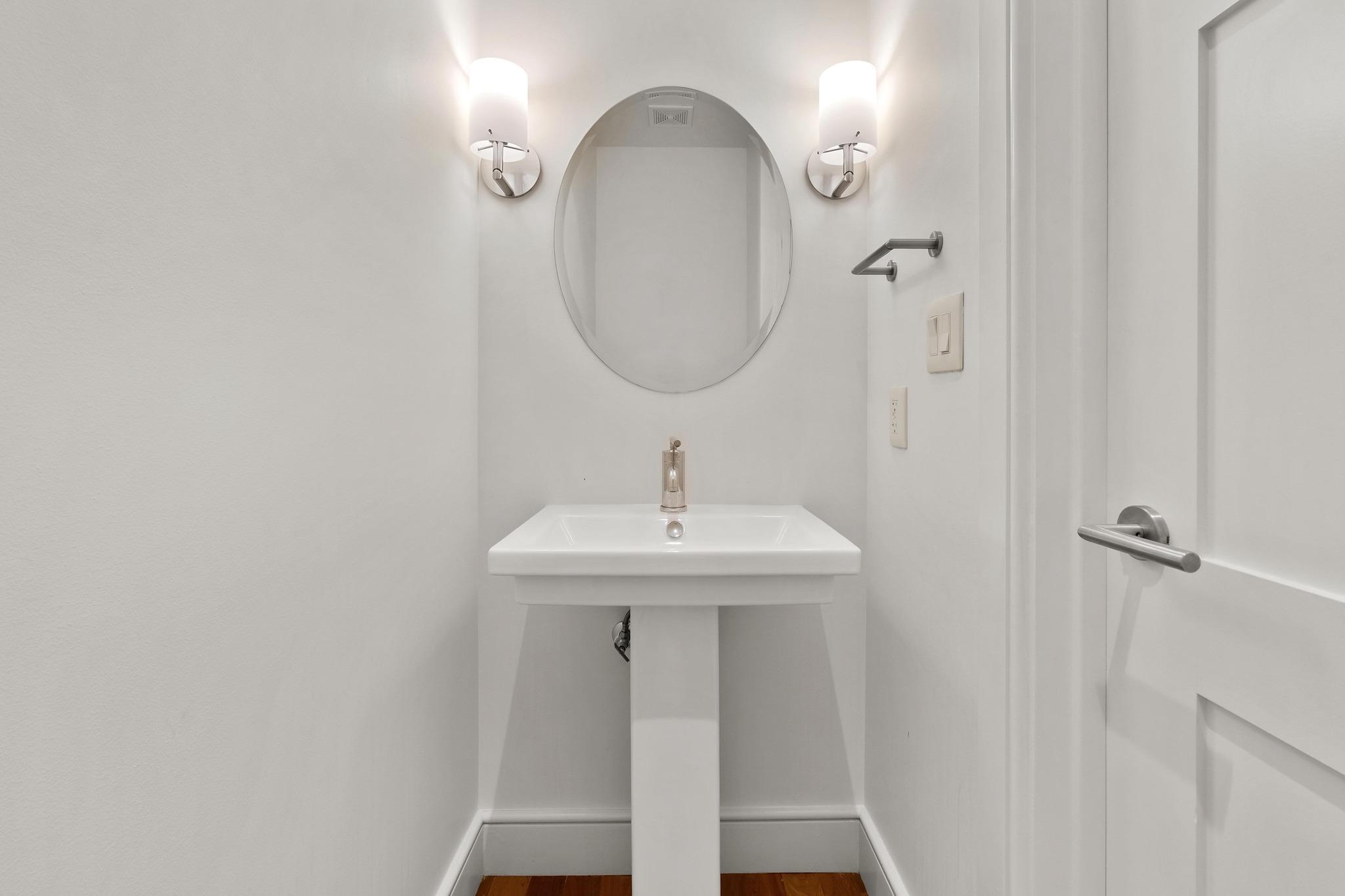 98 San Jacinto Blvd # 904, Austin, TX 78701