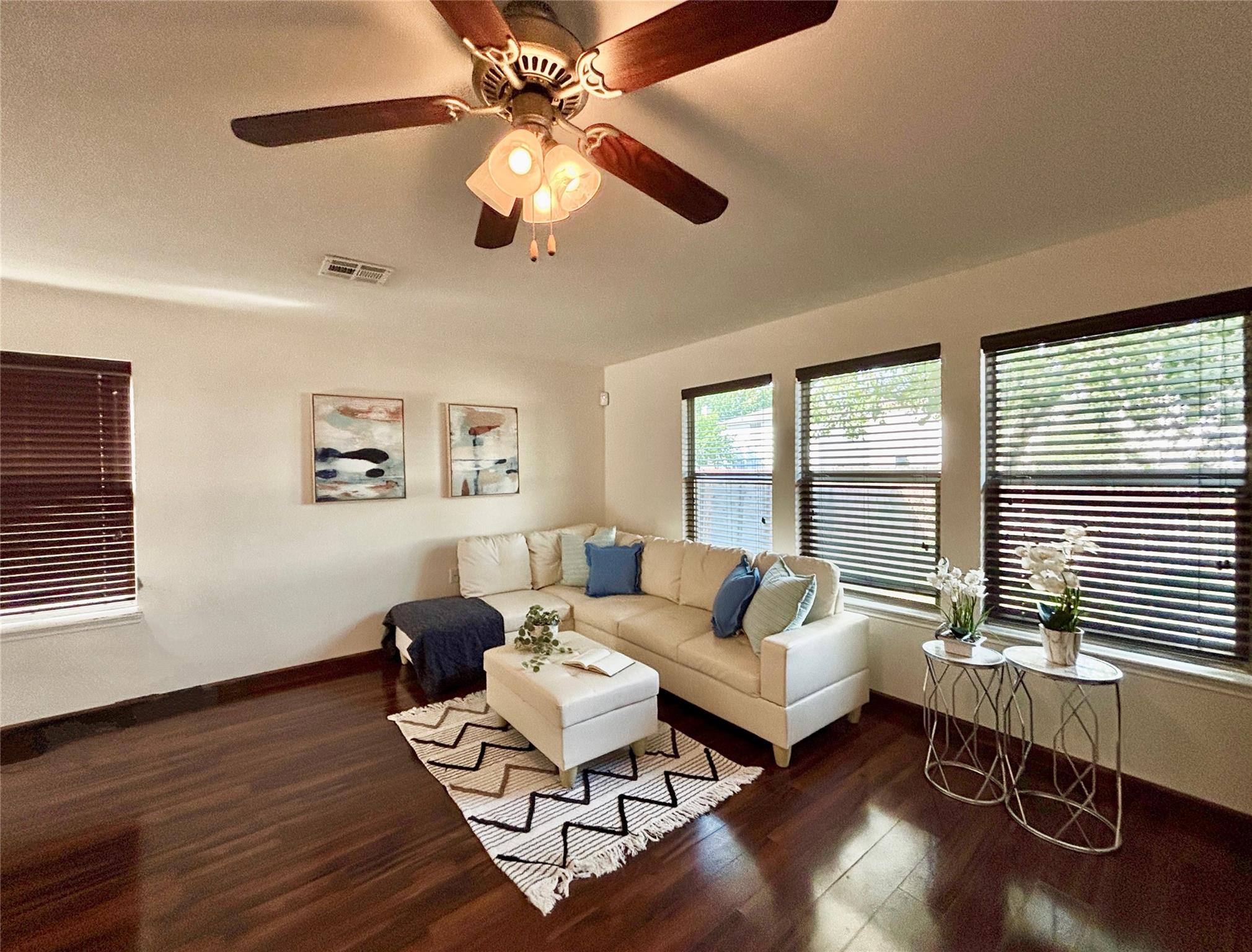 6732 Derby Downs Dr, Austin, TX 78747