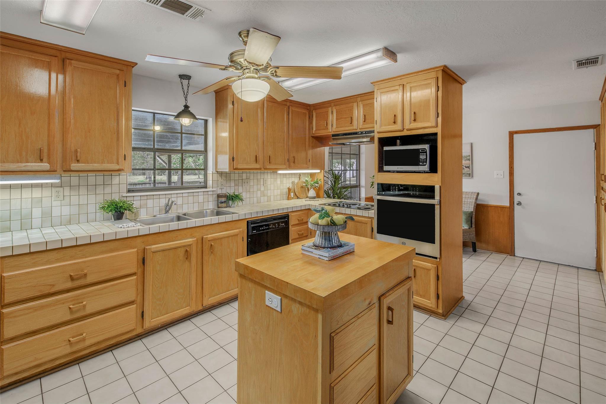 5891 Koppe Bridge Rd, College Station, TX 77845