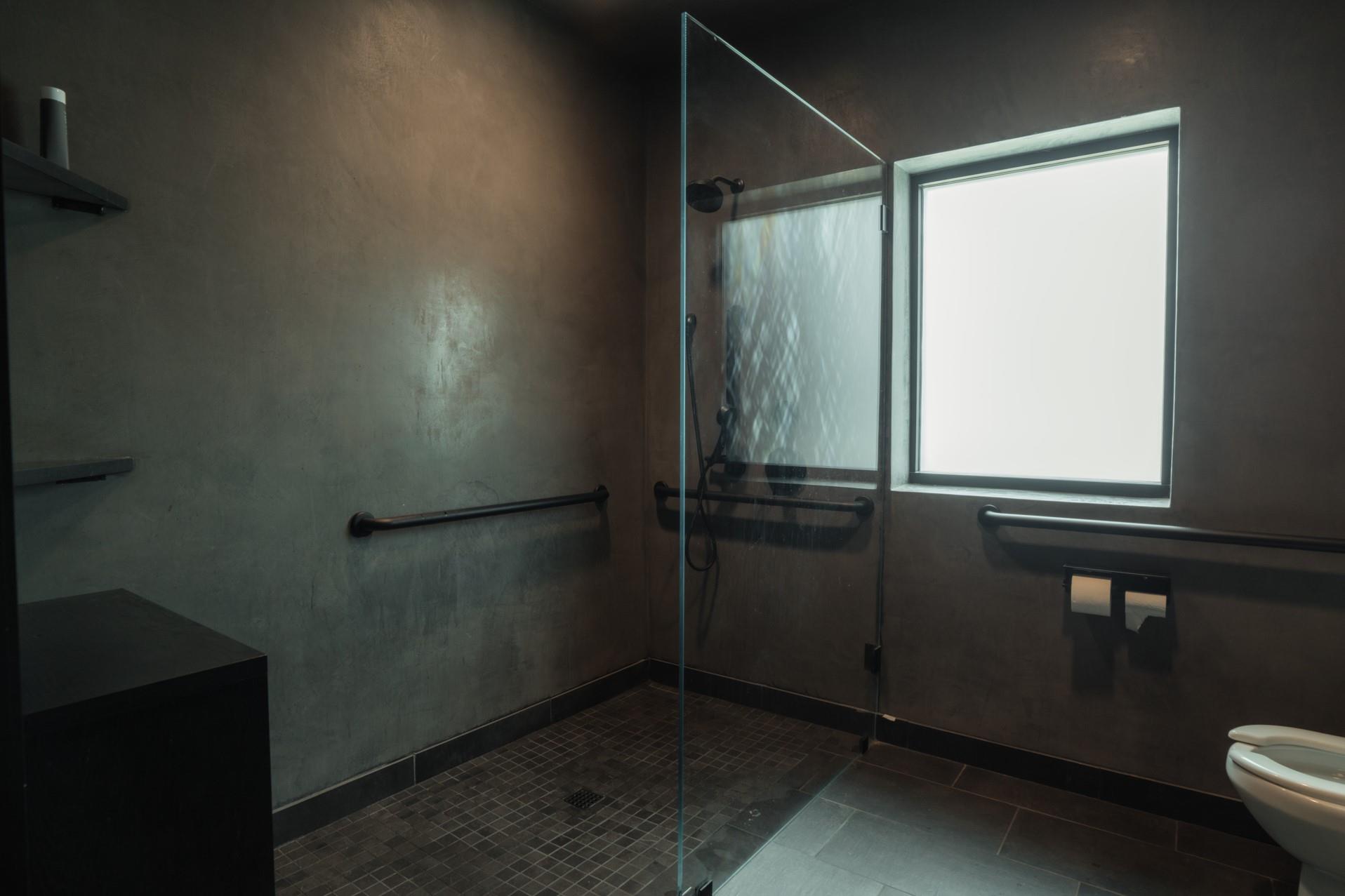 195 American Way, Dripping Springs, TX 78620